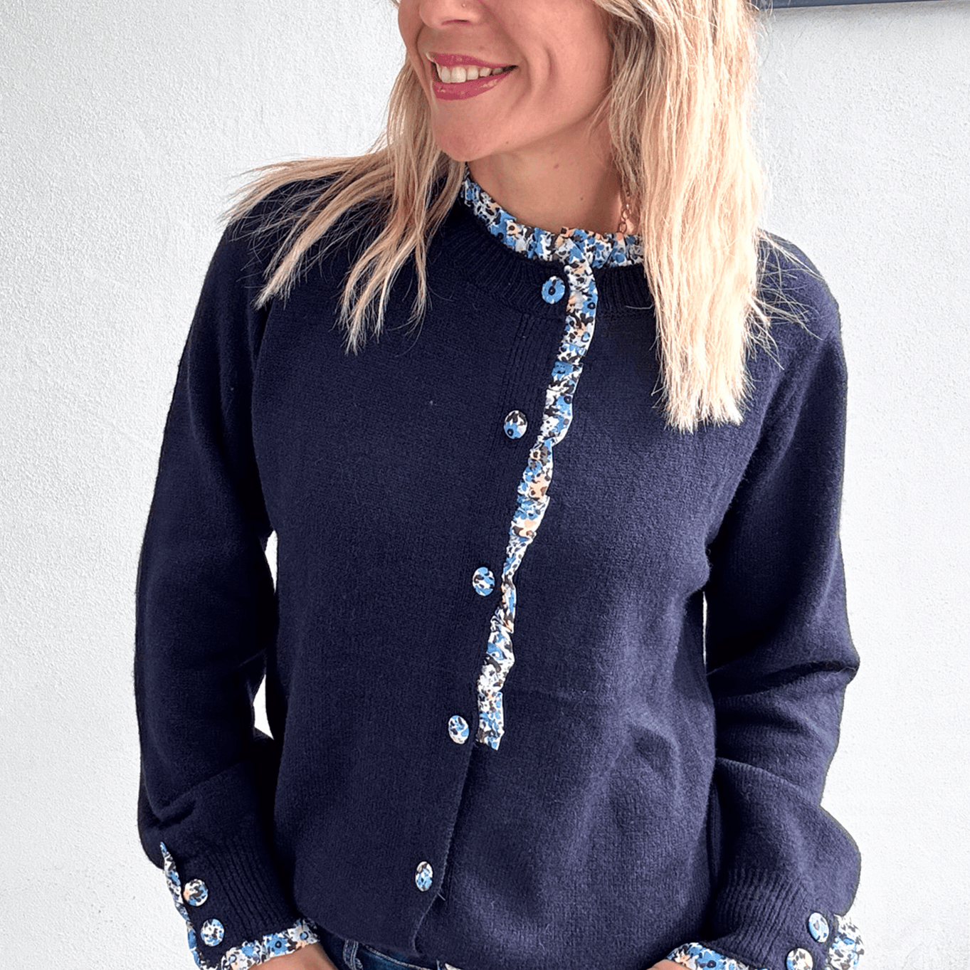 Gilet marine fleuri la boutique de lydie