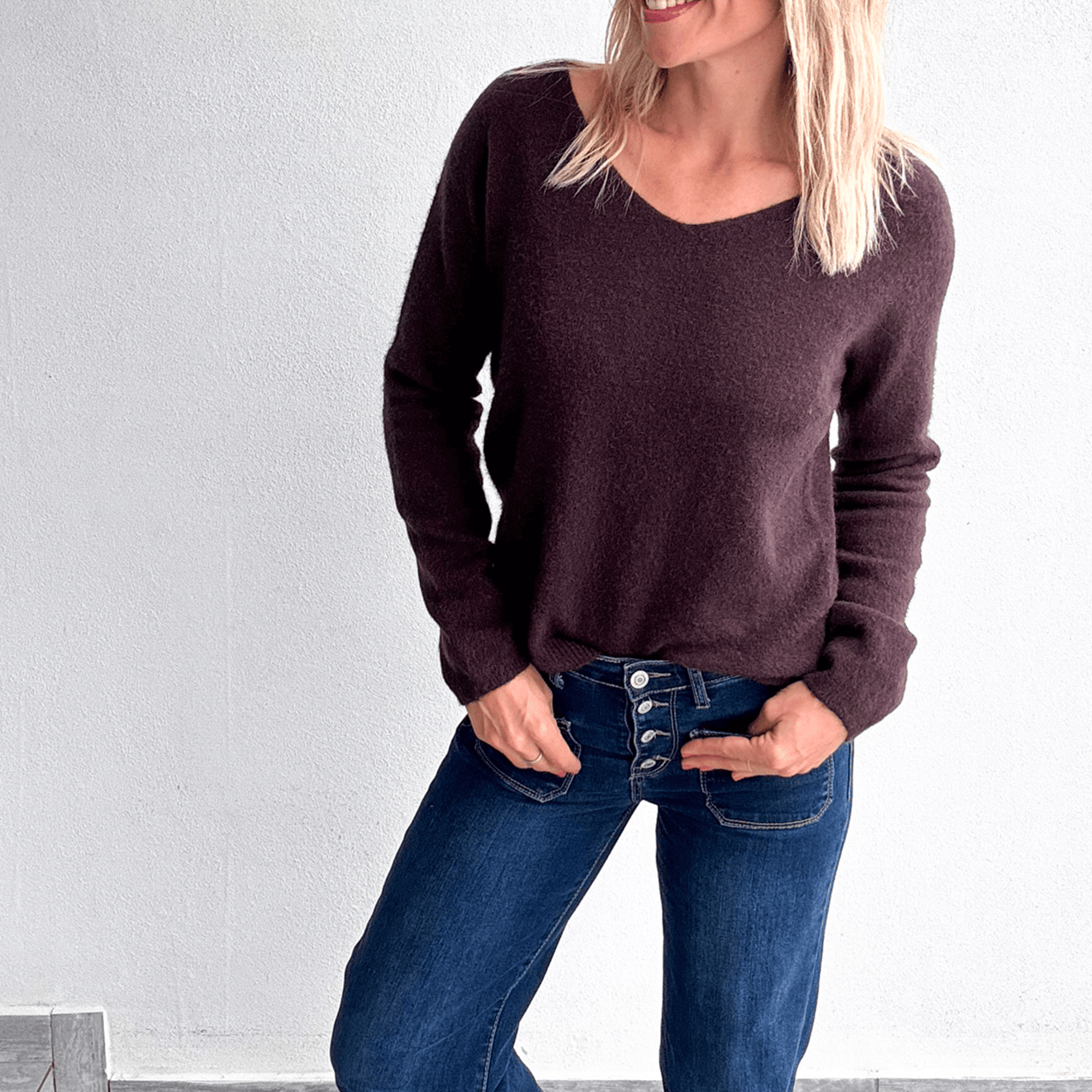 Pull marron chocolat, col V, matière douce