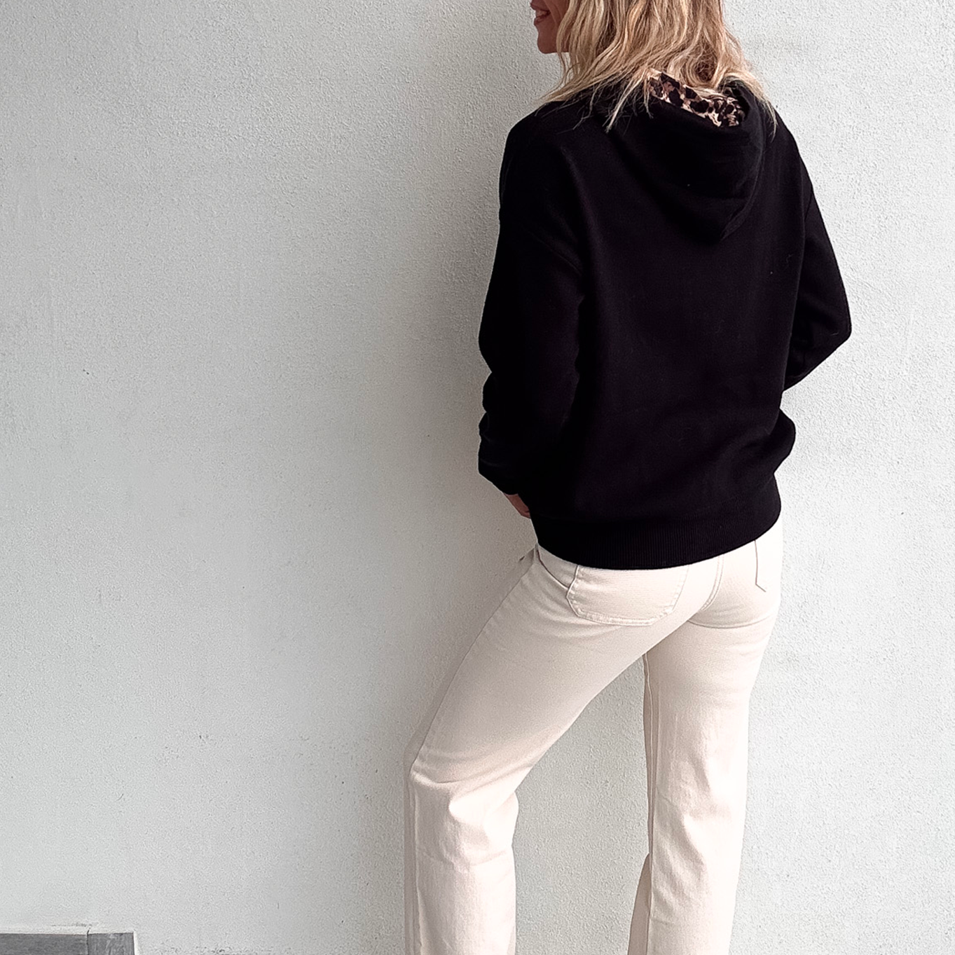 Sweat à Capuche Noir "Cool Mom Club" - Cordon Léopard