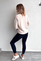 Pull Fin Beige Col V avec Détails en Dentelle