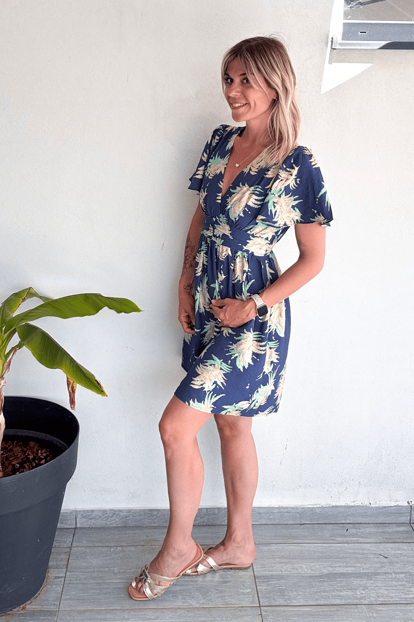 Robe courte bleu fleuri la boutique de lydie