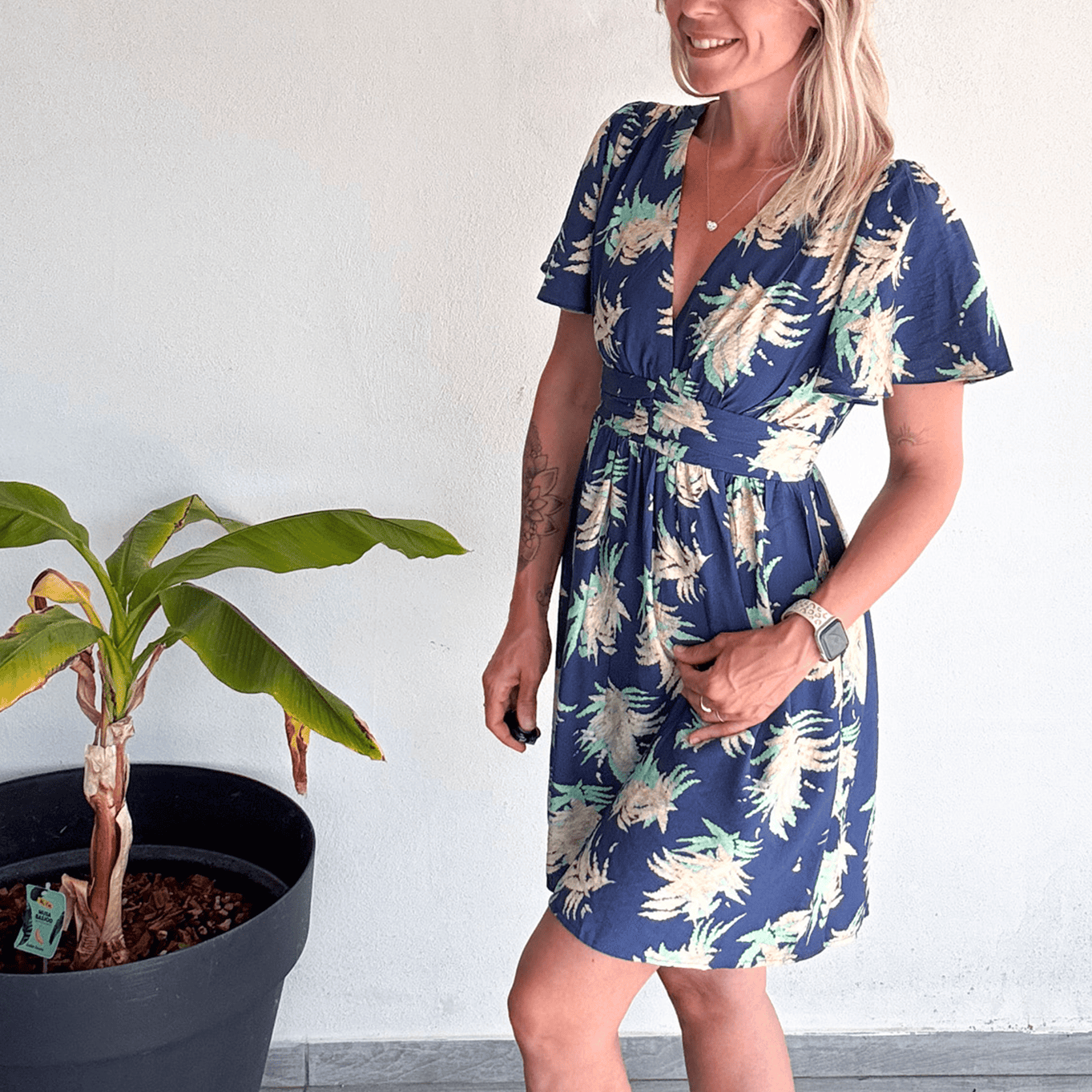 Robe courte bleu fleuri