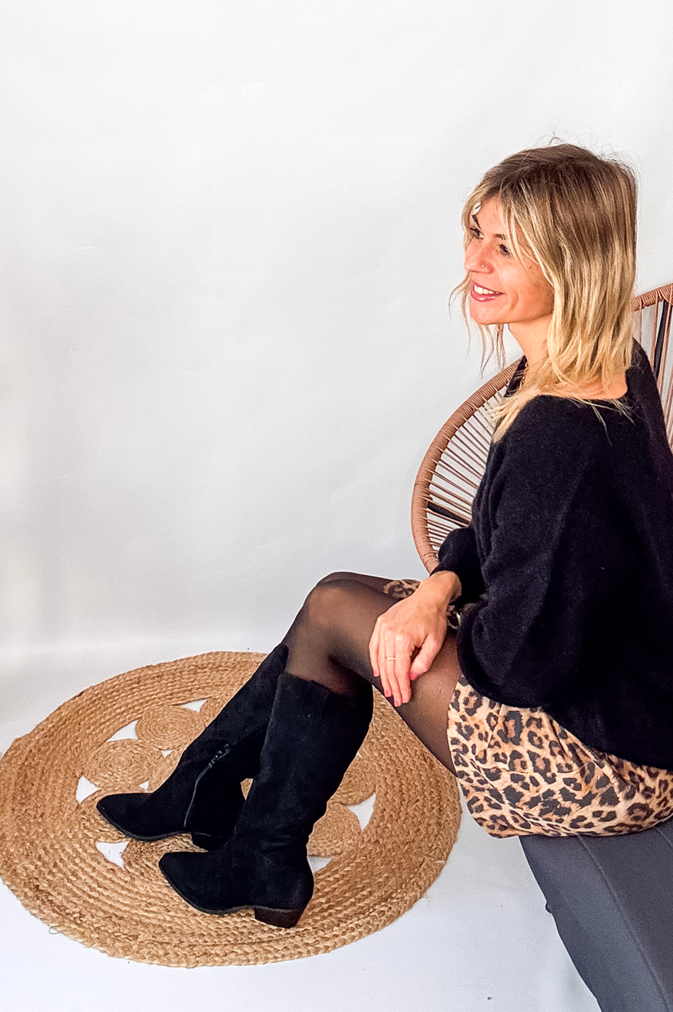 Bottes santiags noires effet daim