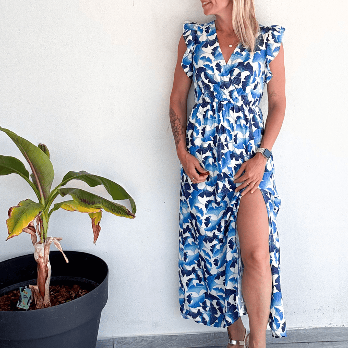 Robe longue blanche et bleu