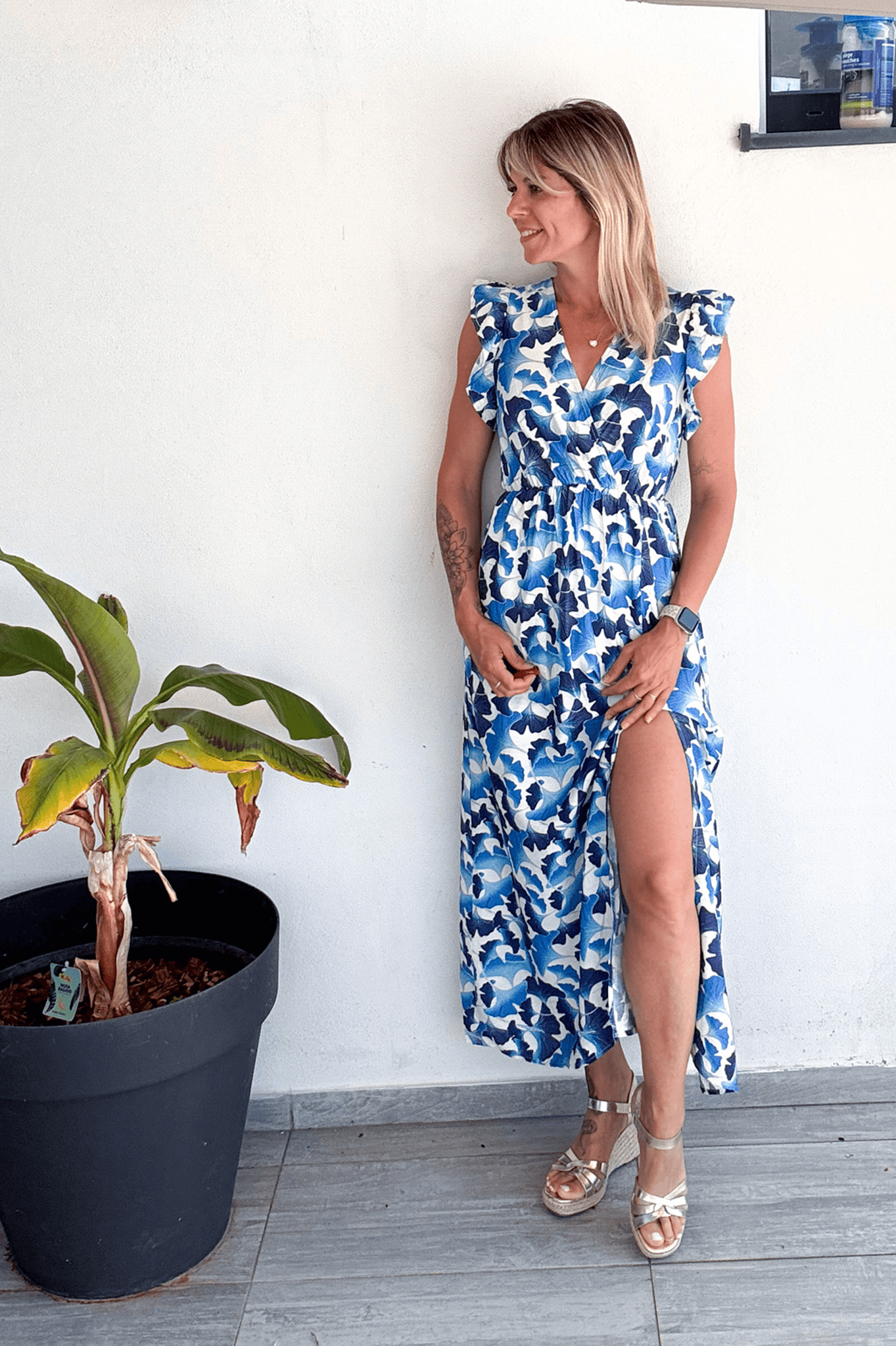 Robe longue blanche et bleu