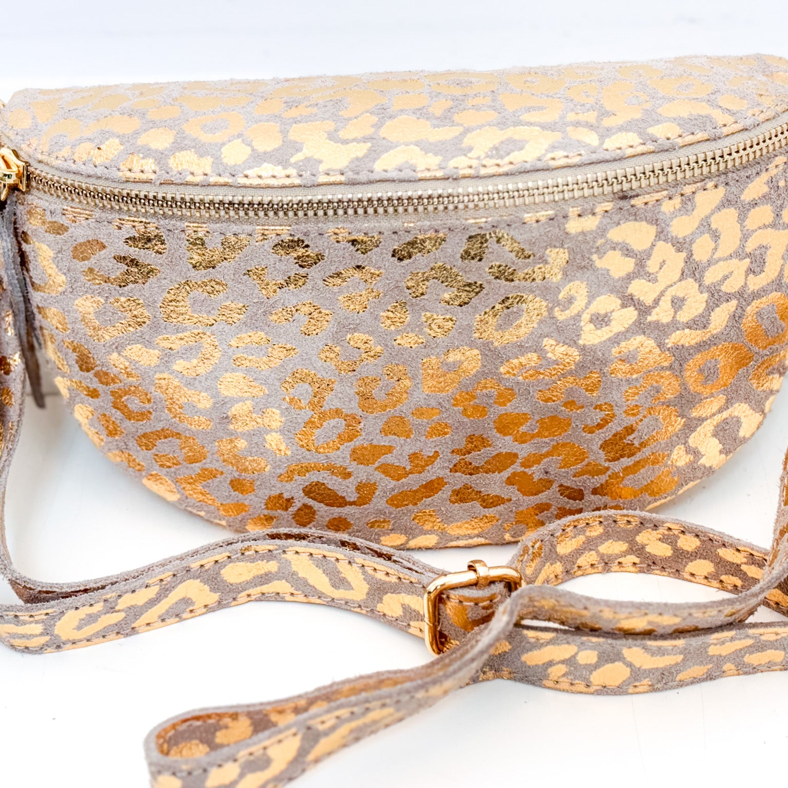 Sac banane en cuir daim impression léopard