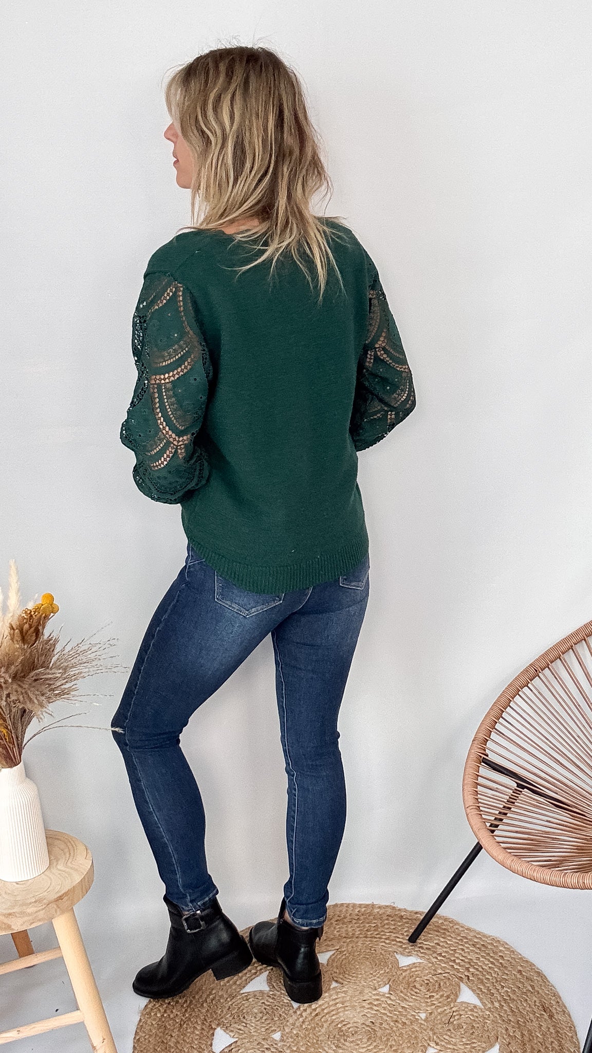 pull vert dentelle manches
