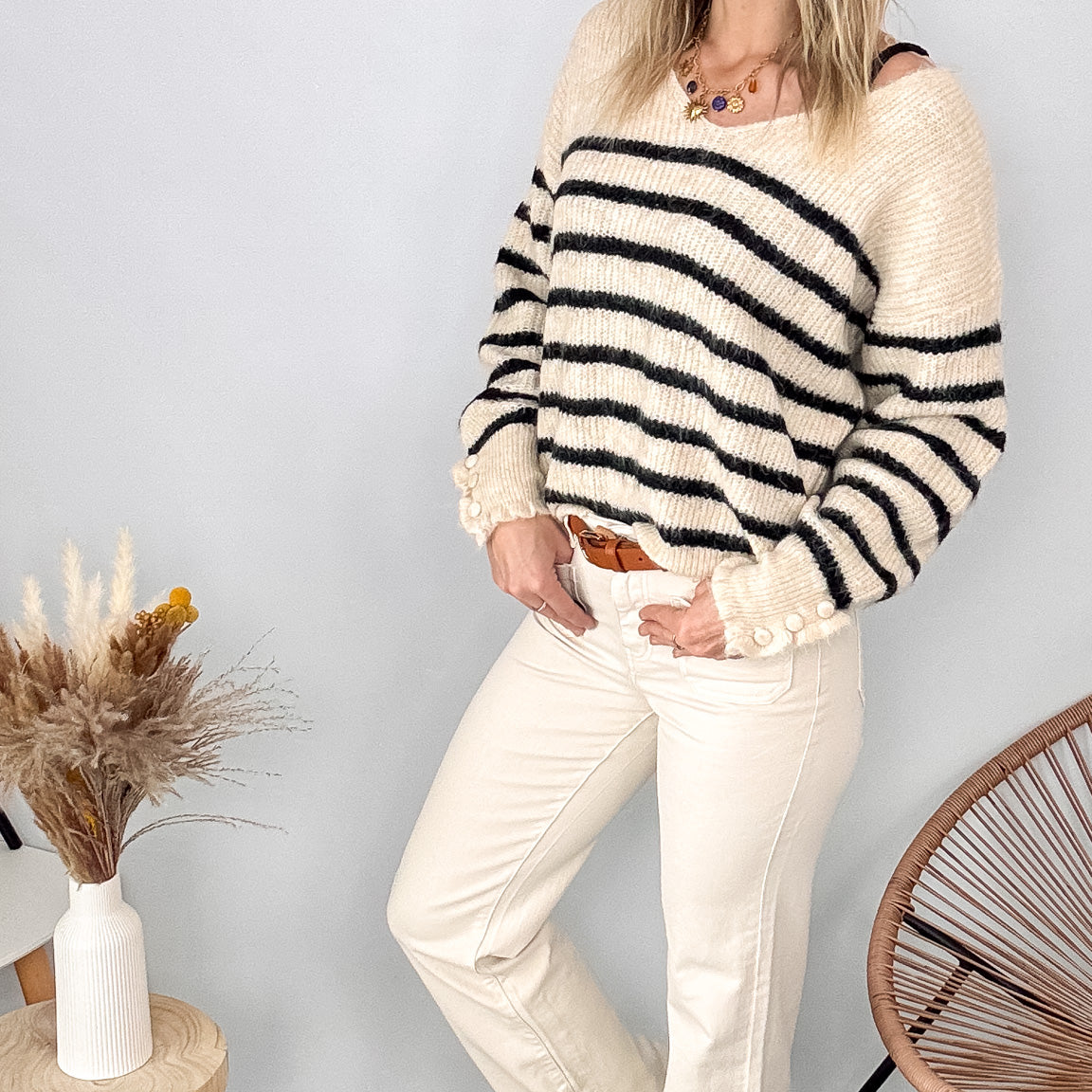 Tenue femme pull marinière loose et pantalon large