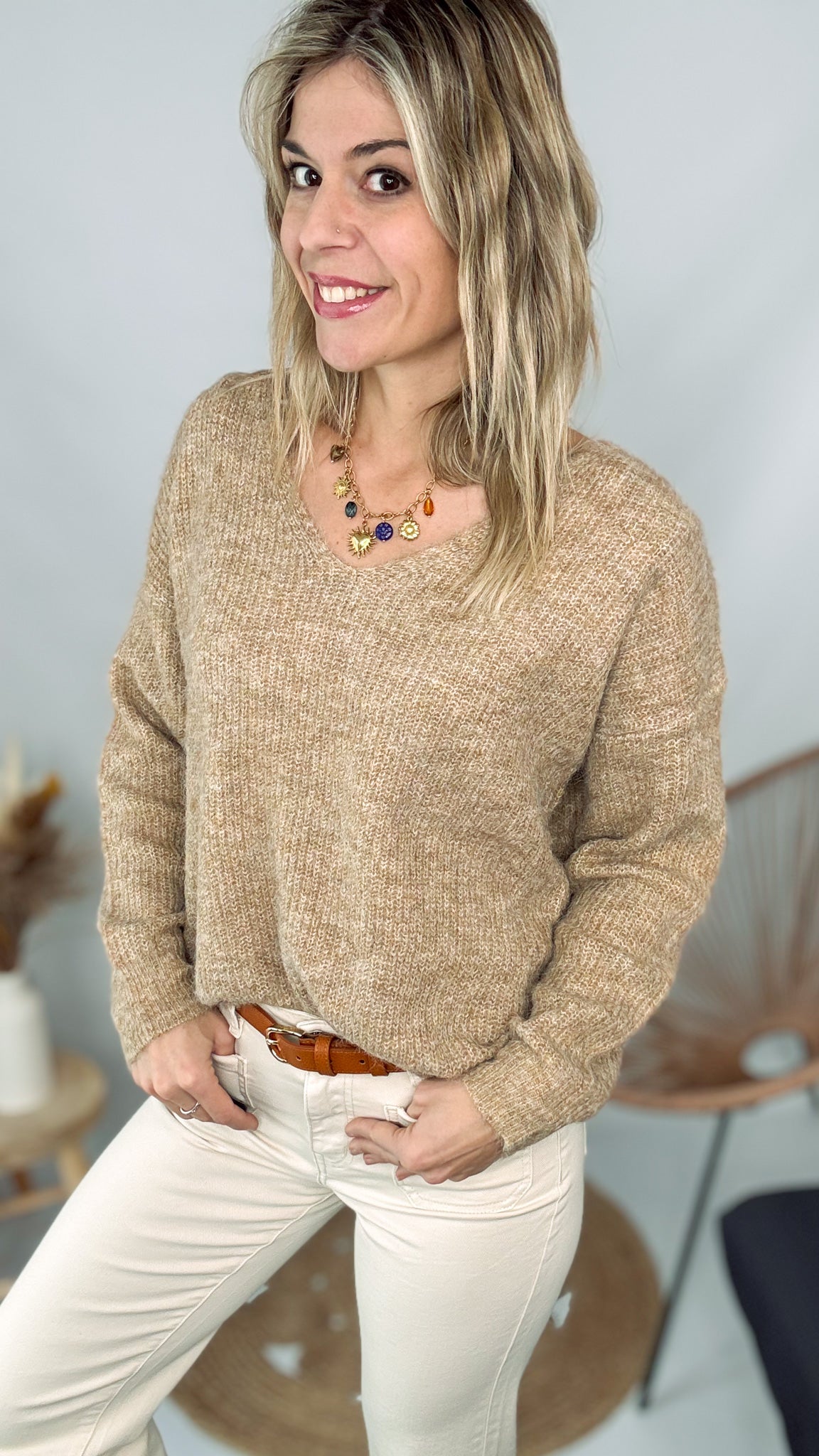 maille pull camel col V