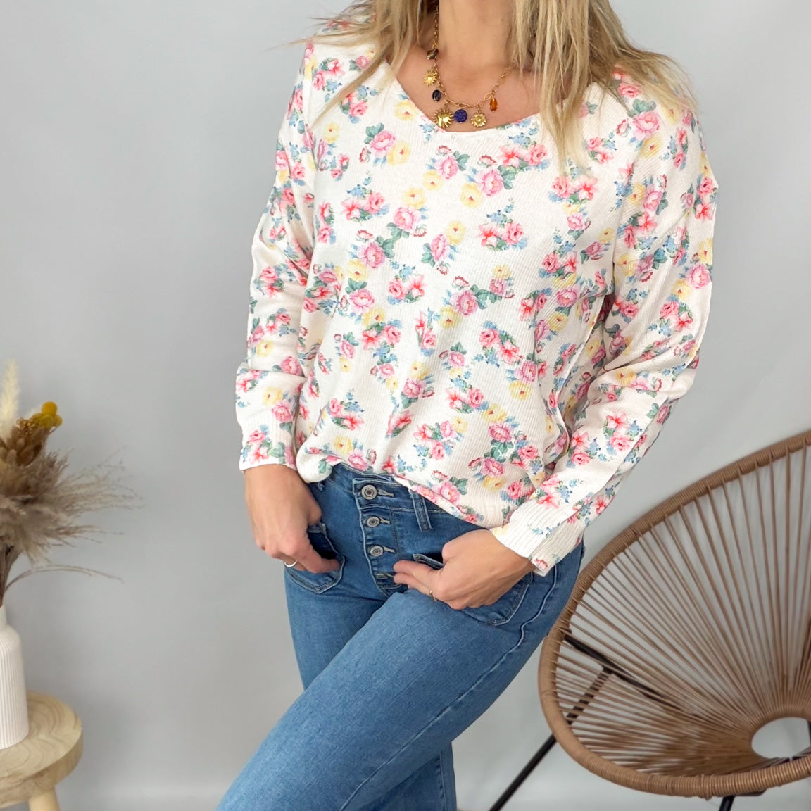 Pull femme écru fleuri maille douce La Boutique de Lydie