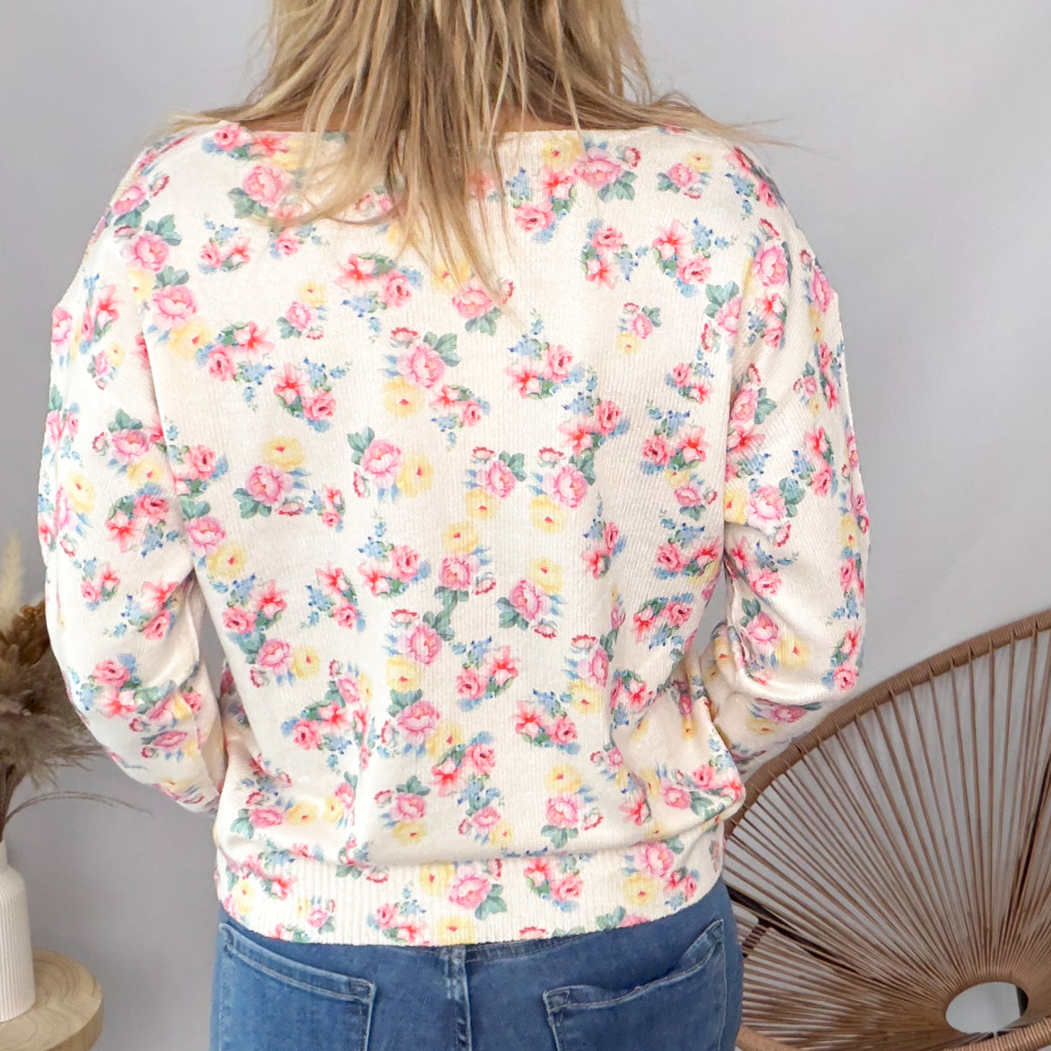 Pull femme écru fleuri maille douce La Boutique de Lydie