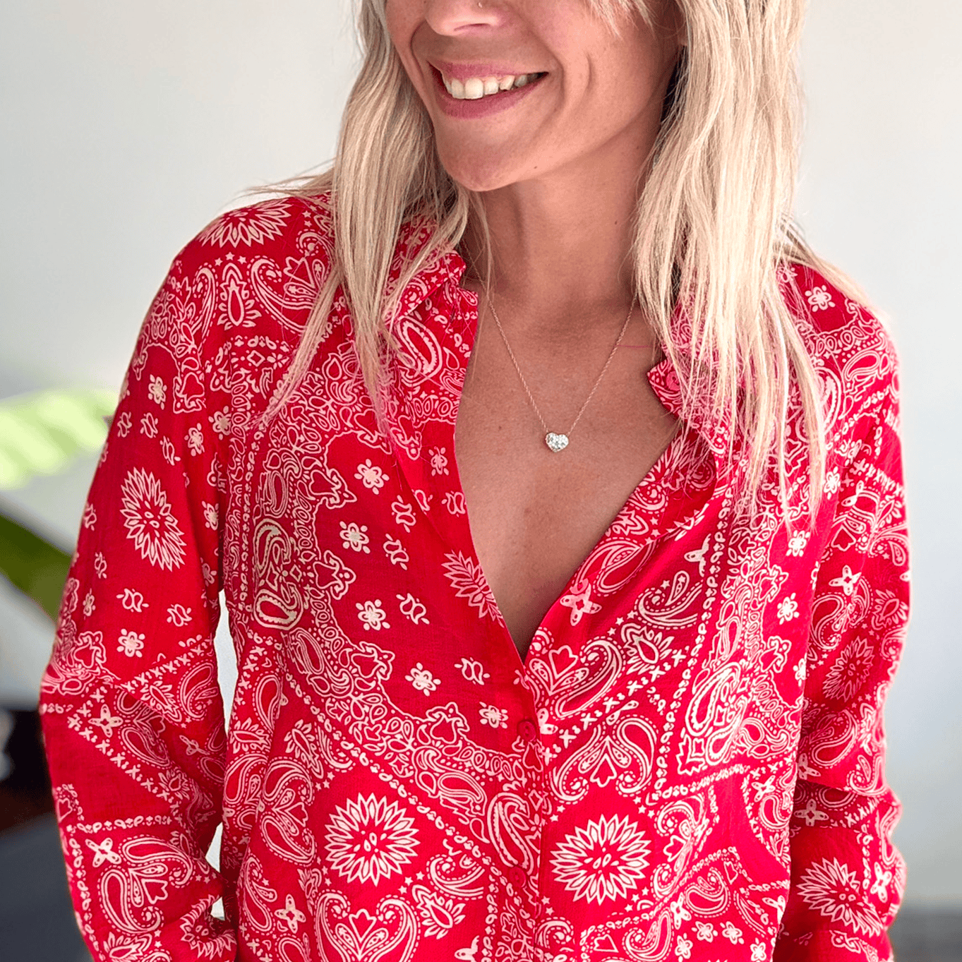 Chemise légère fluide rouge à motifs LA BOUTIQUE DE LYDIE
