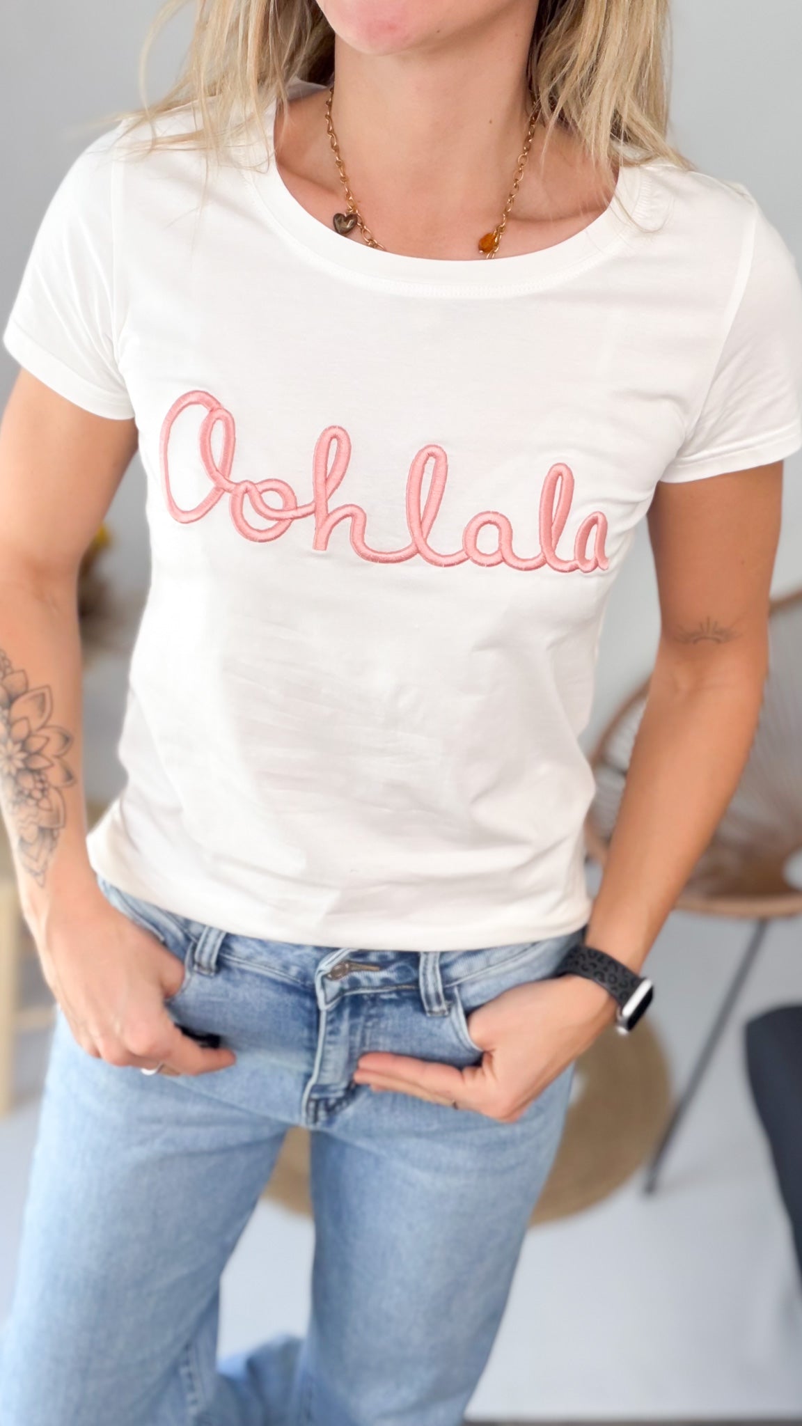 T-shirt blanc brodé Oohlala rose la boutique de lydie