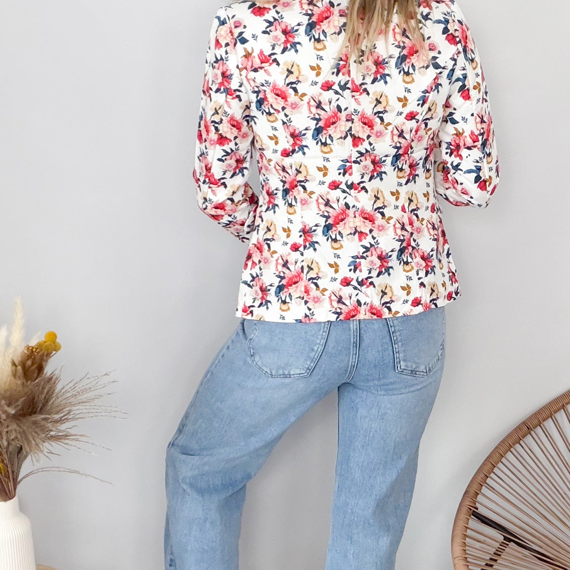 Blazer blanc motif fleuri rouge la boutique de lydie