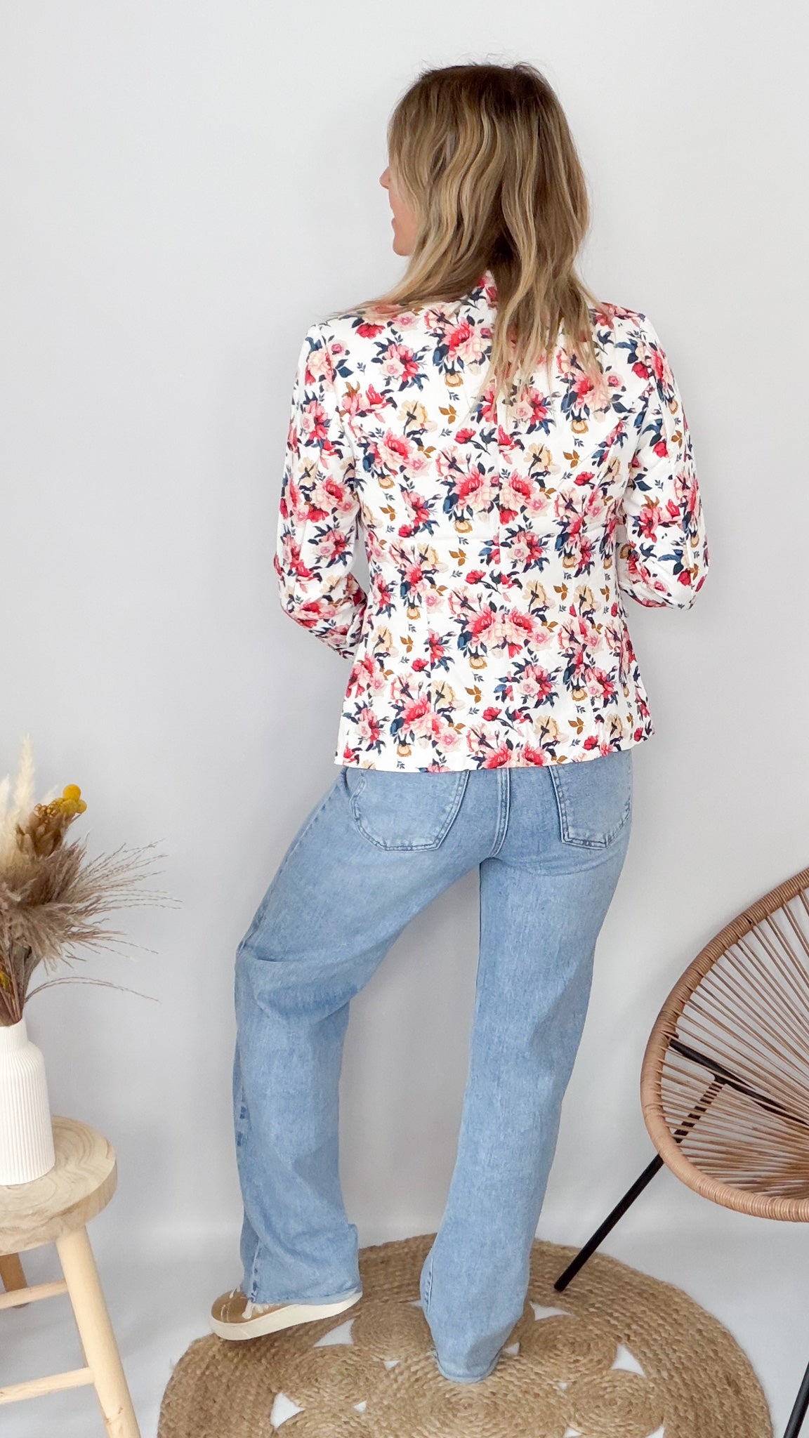 Blazer blanc motif fleuri rouge la boutique de lydie