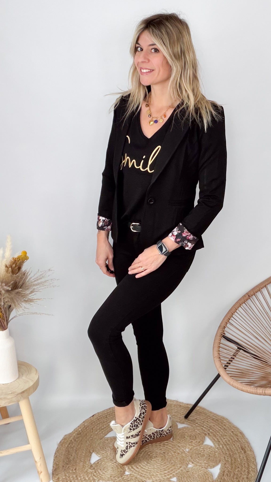 blazer noir revers fleuri la boutique de lydie