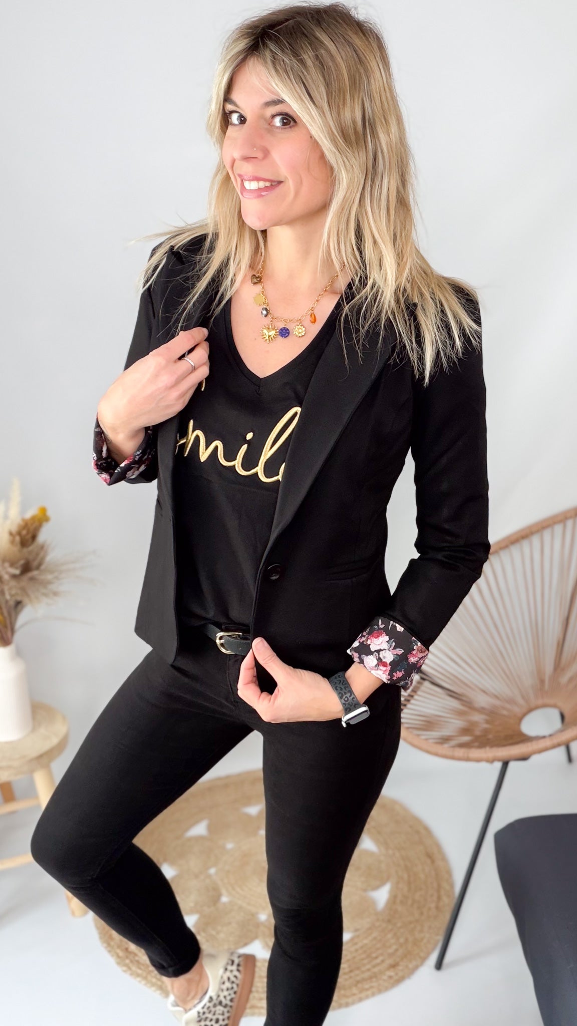 blazer noir revers fleuri la boutique de lydie