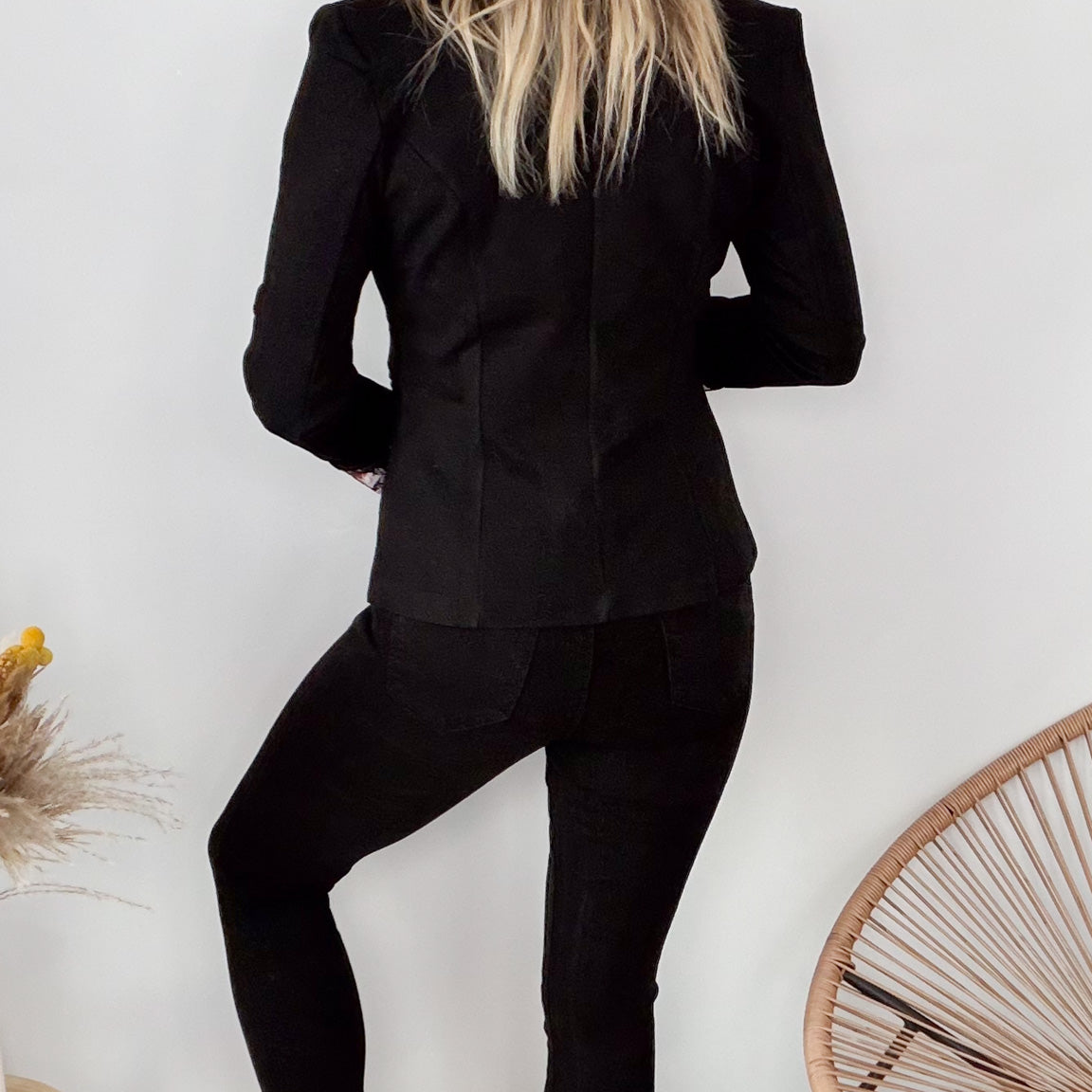 blazer noir revers fleuri la boutique de lydie