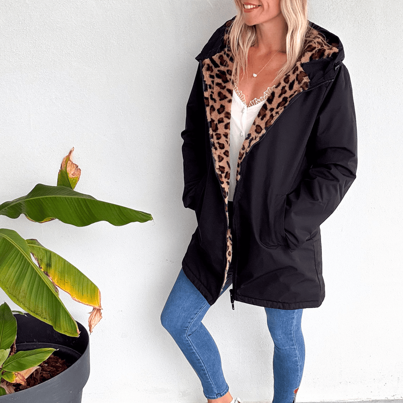 Parka noir mi longue avec fourrure léopard la boutique de lydie