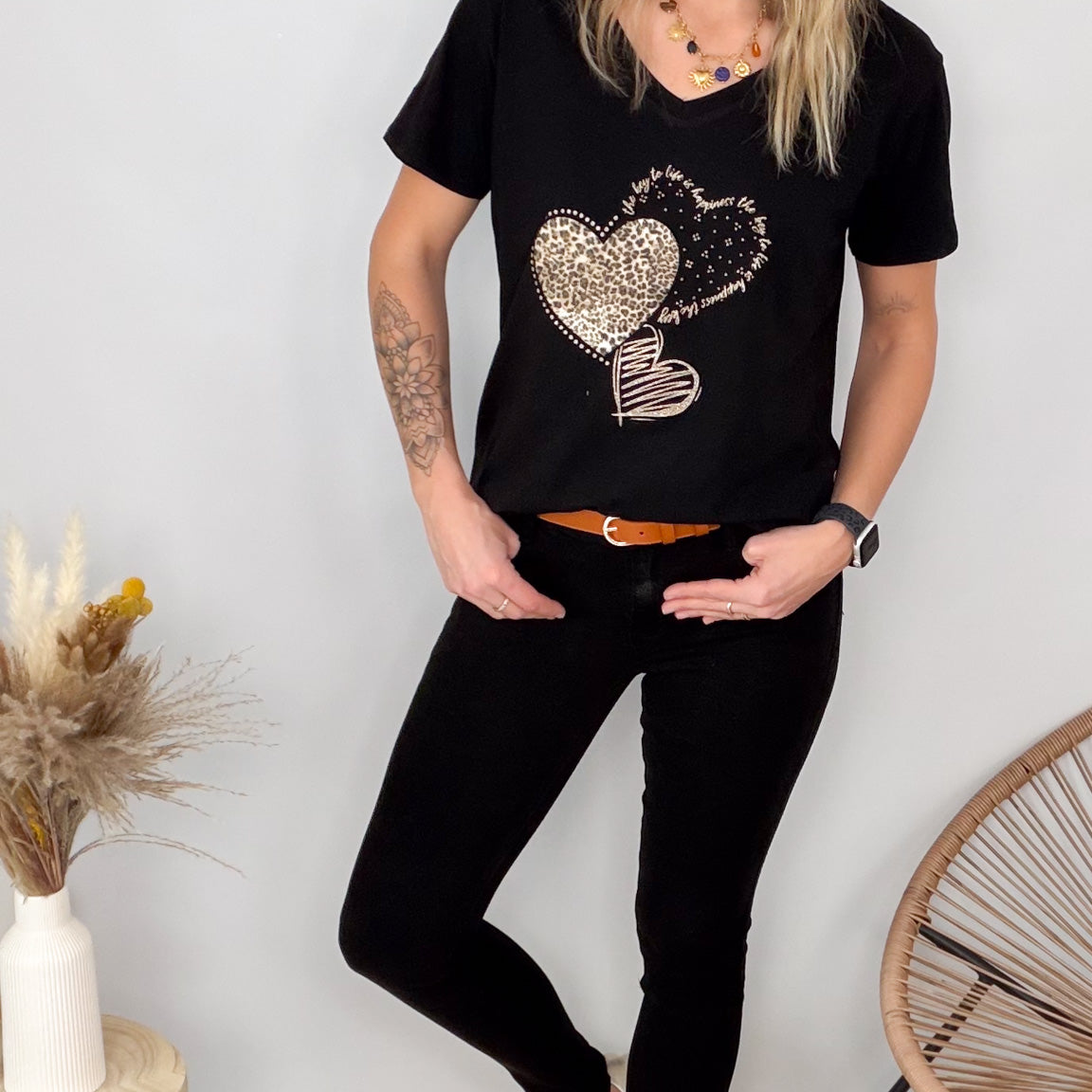 T-shirt Col V "Cœur Léopard"