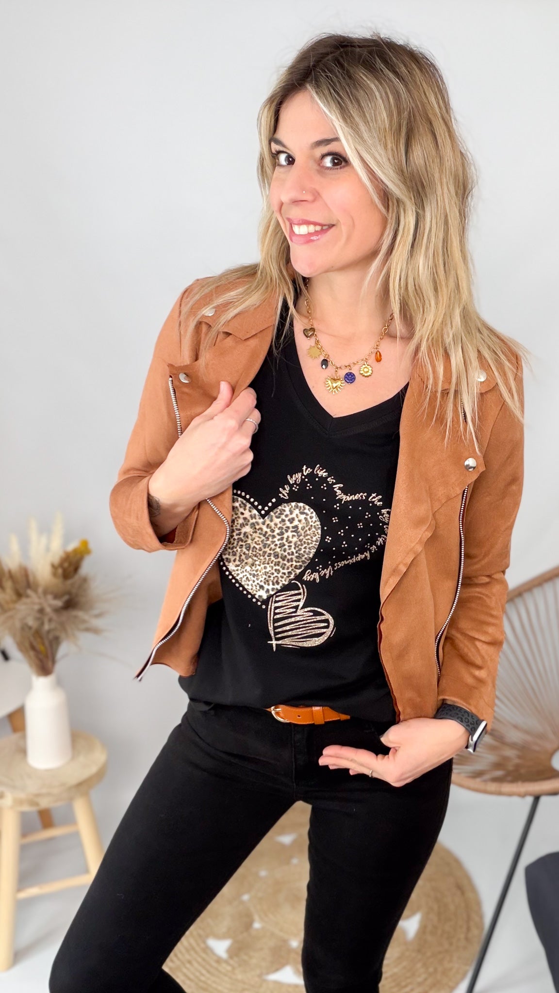 T-shirt Col V "Cœur Léopard"