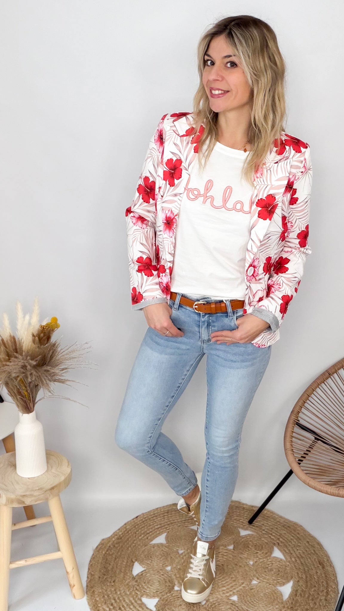 Blazer Cintré fleuri blanc rouge femme