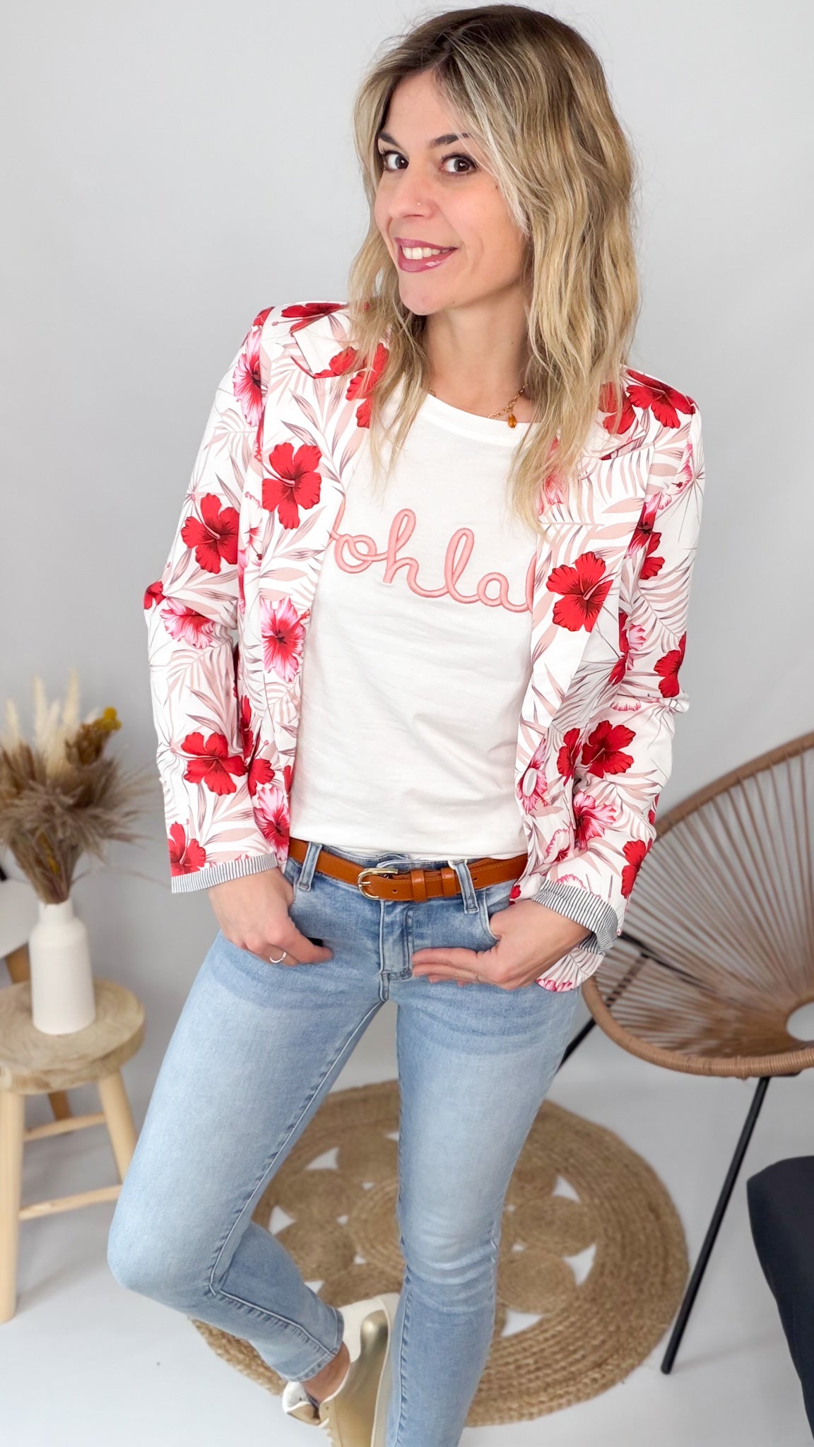 Blazer Cintré fleuri blanc rouge femme