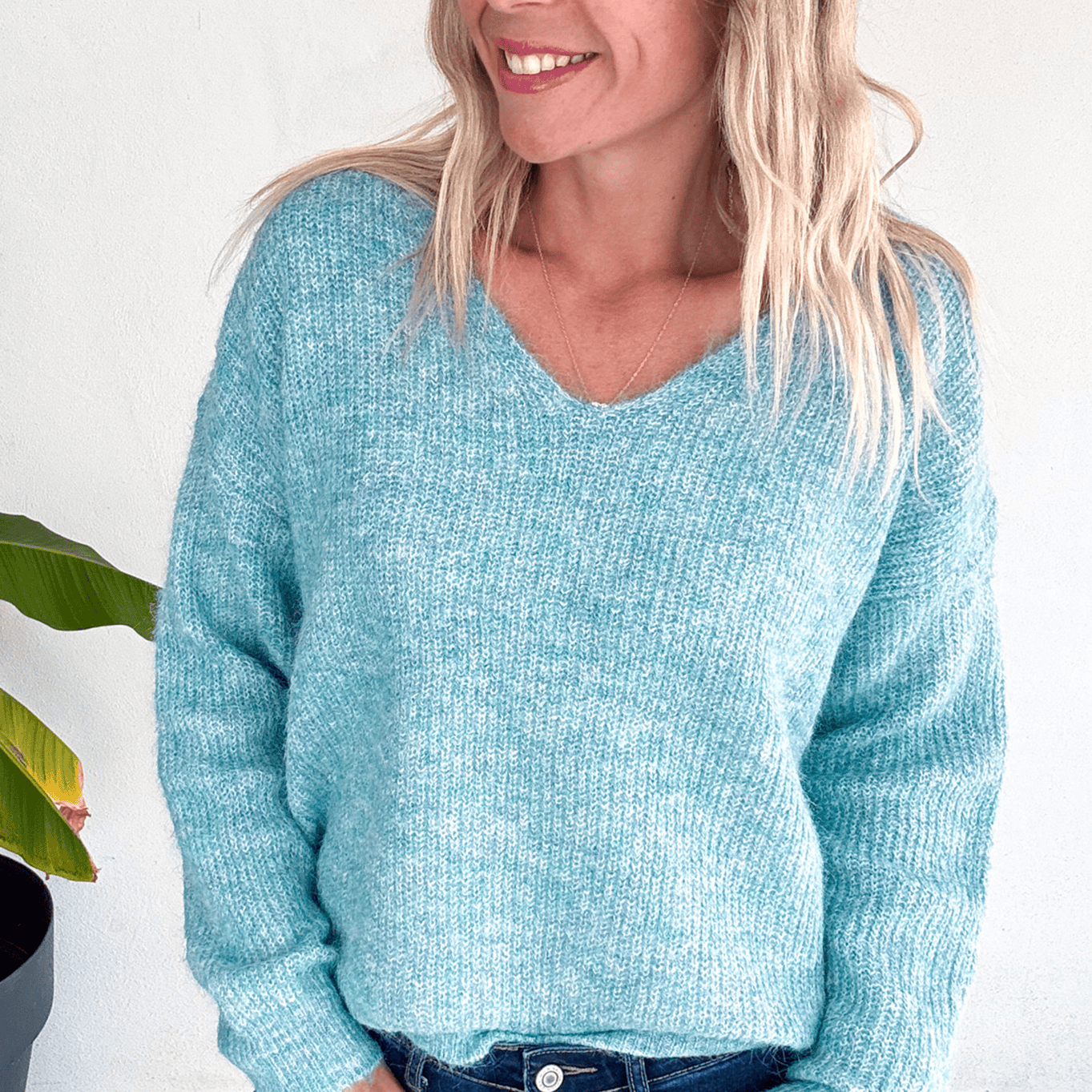 Pull vert col V, la boutique de lydie femme