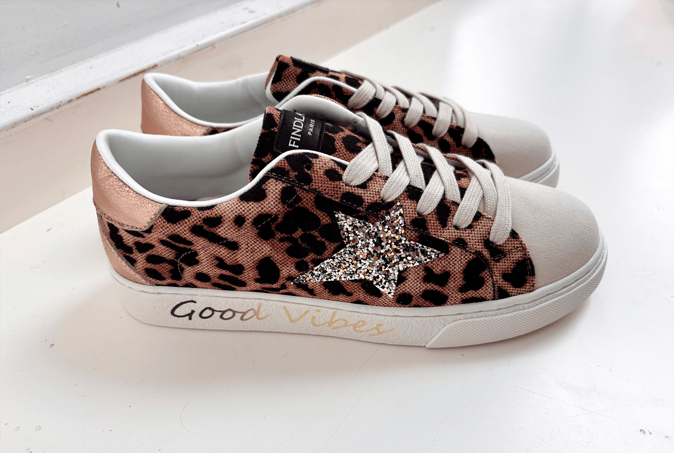 Baskets léopard effet tissu