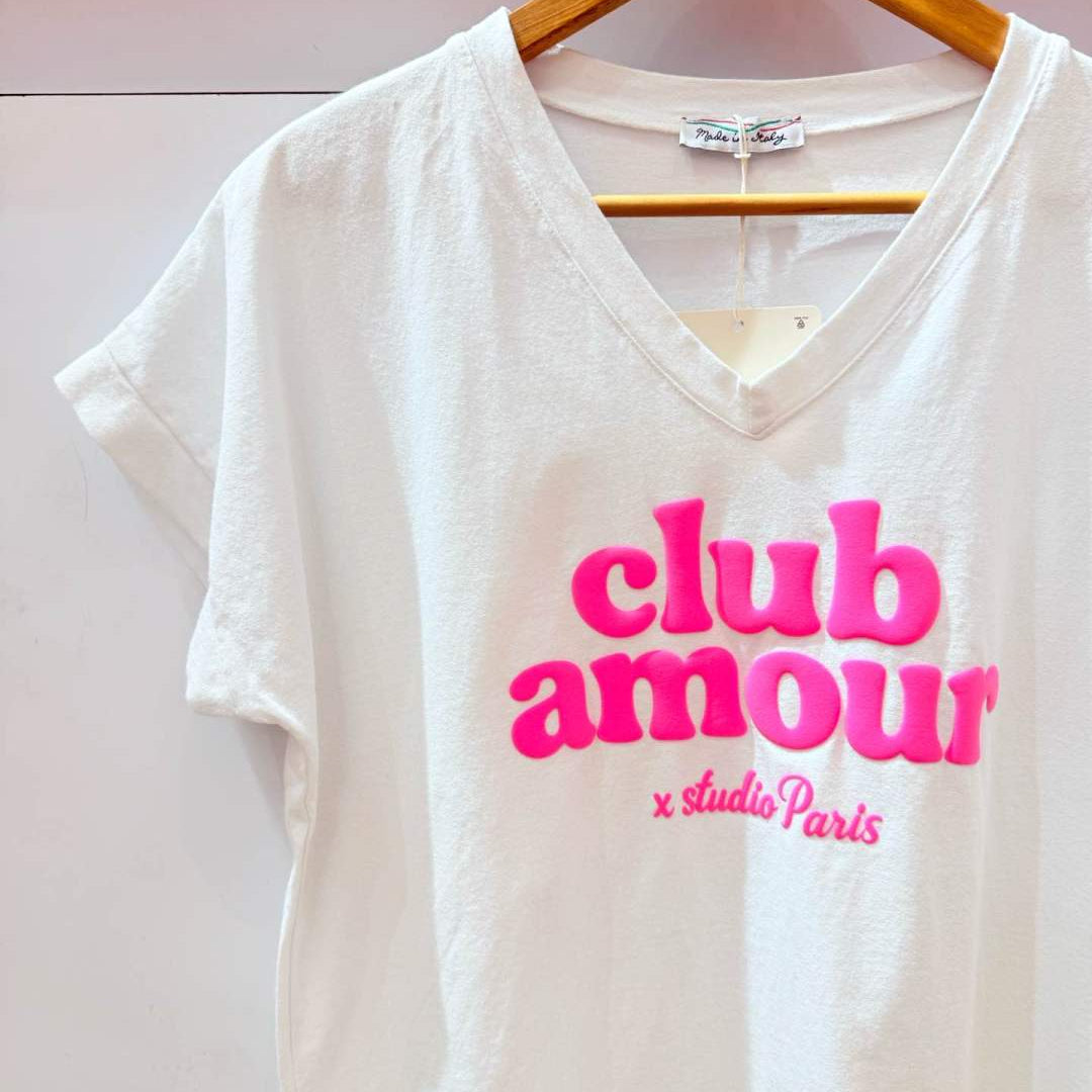 T-shirt blanc col V floqué "Club Amour" fuchsia - Grande Taille