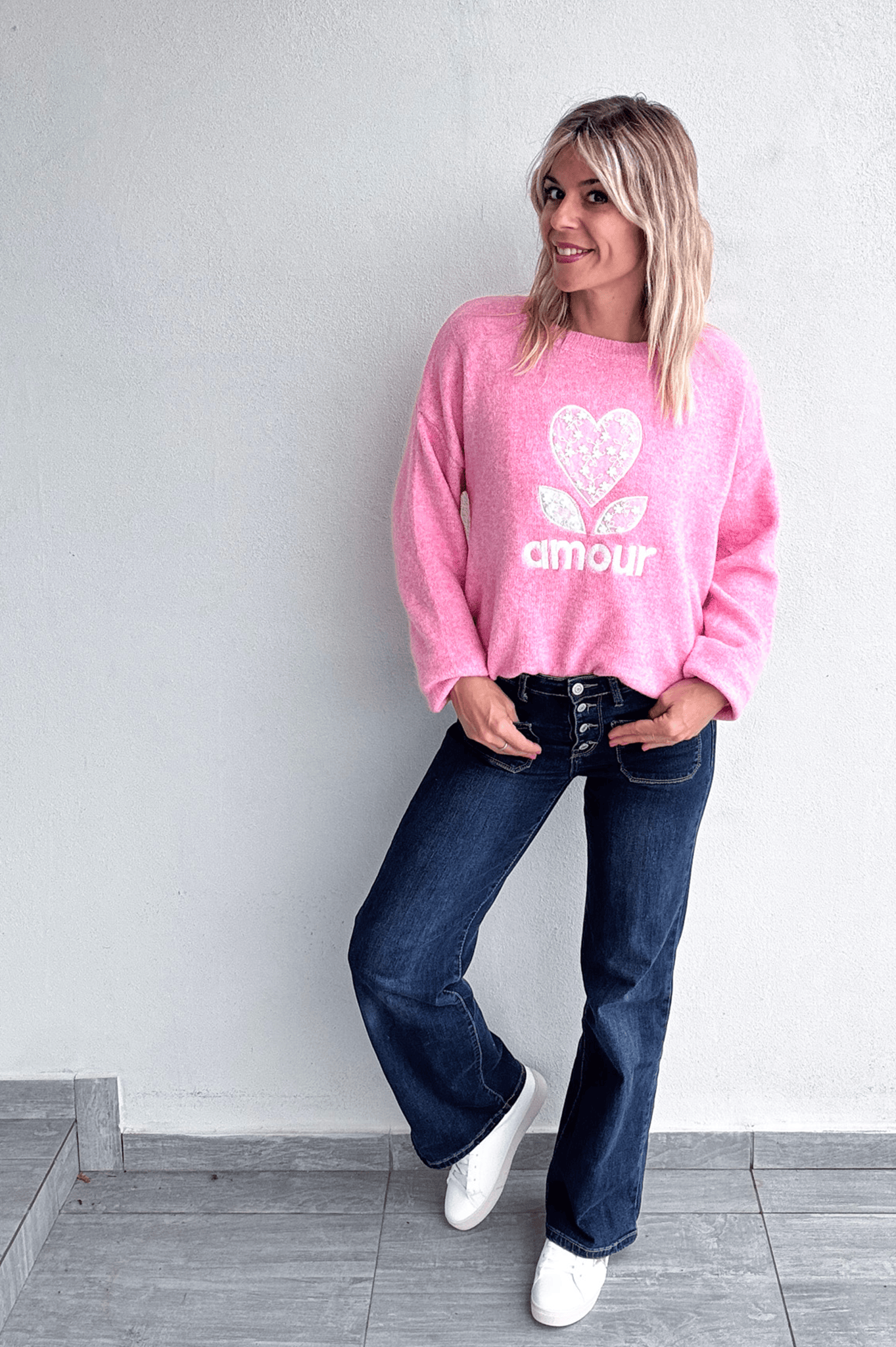 Pull rose, Amour avec fleurs coeur en dentelle