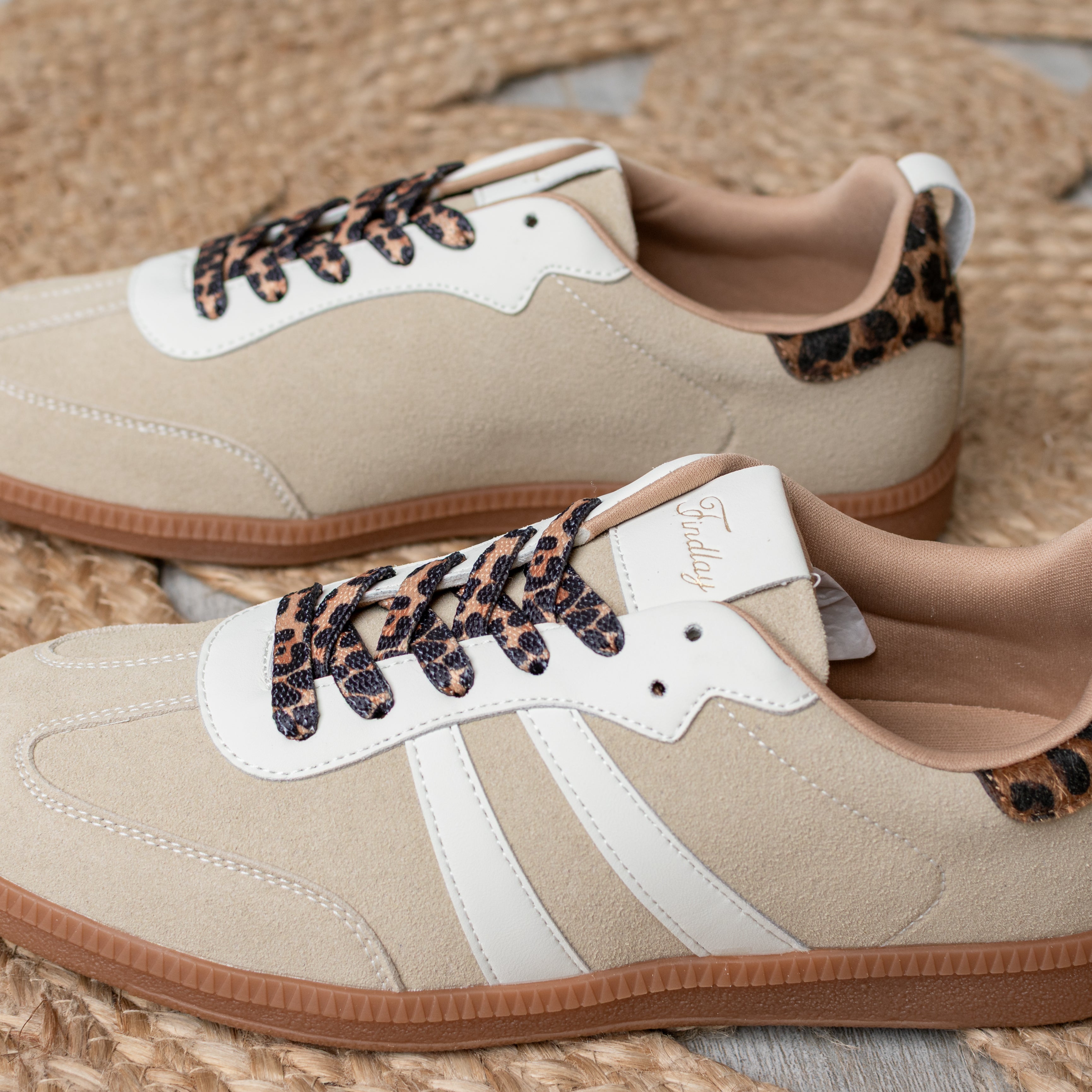 Baskets– Suédine Beige & Touches Léopard