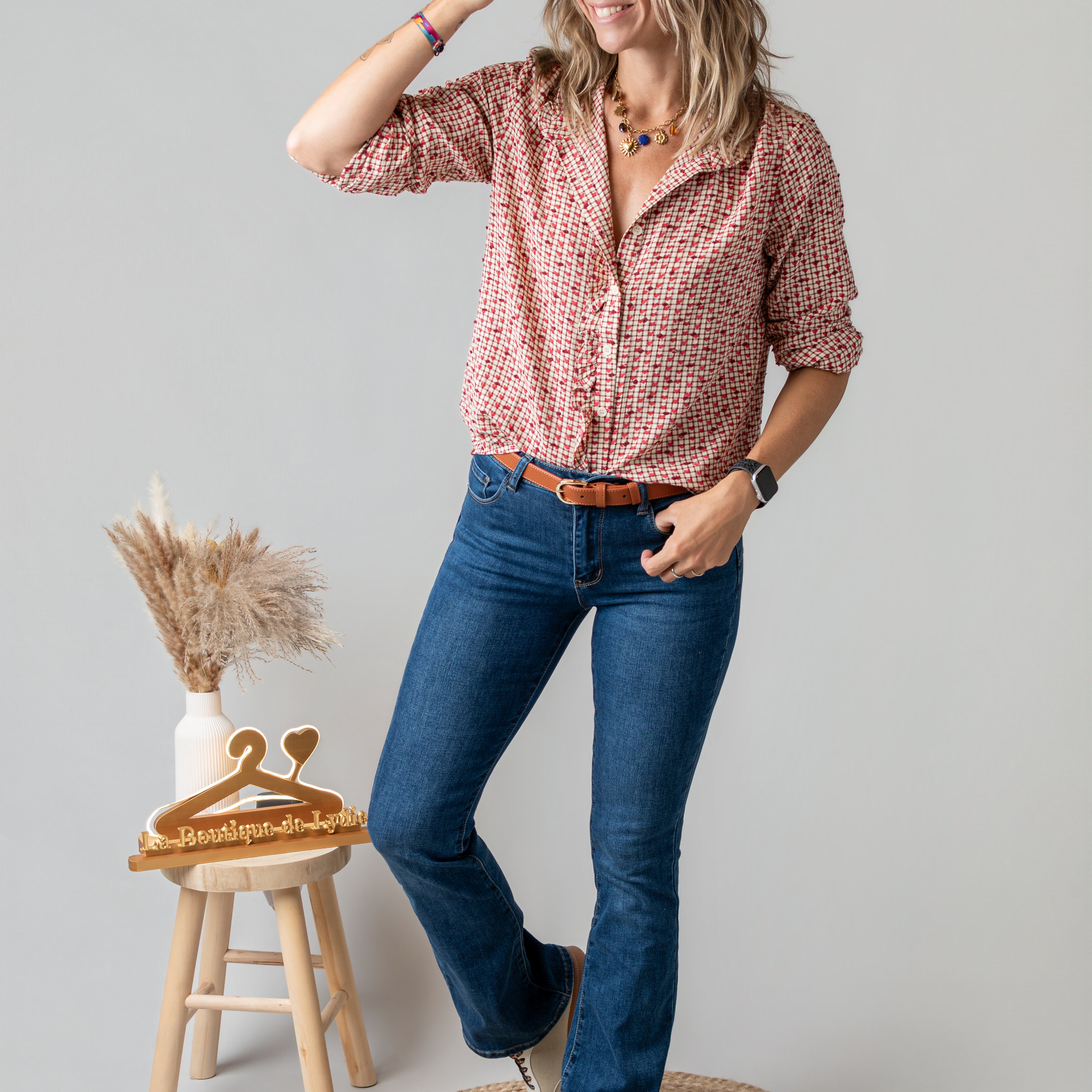 Blouse à carreaux et cœurs rouge