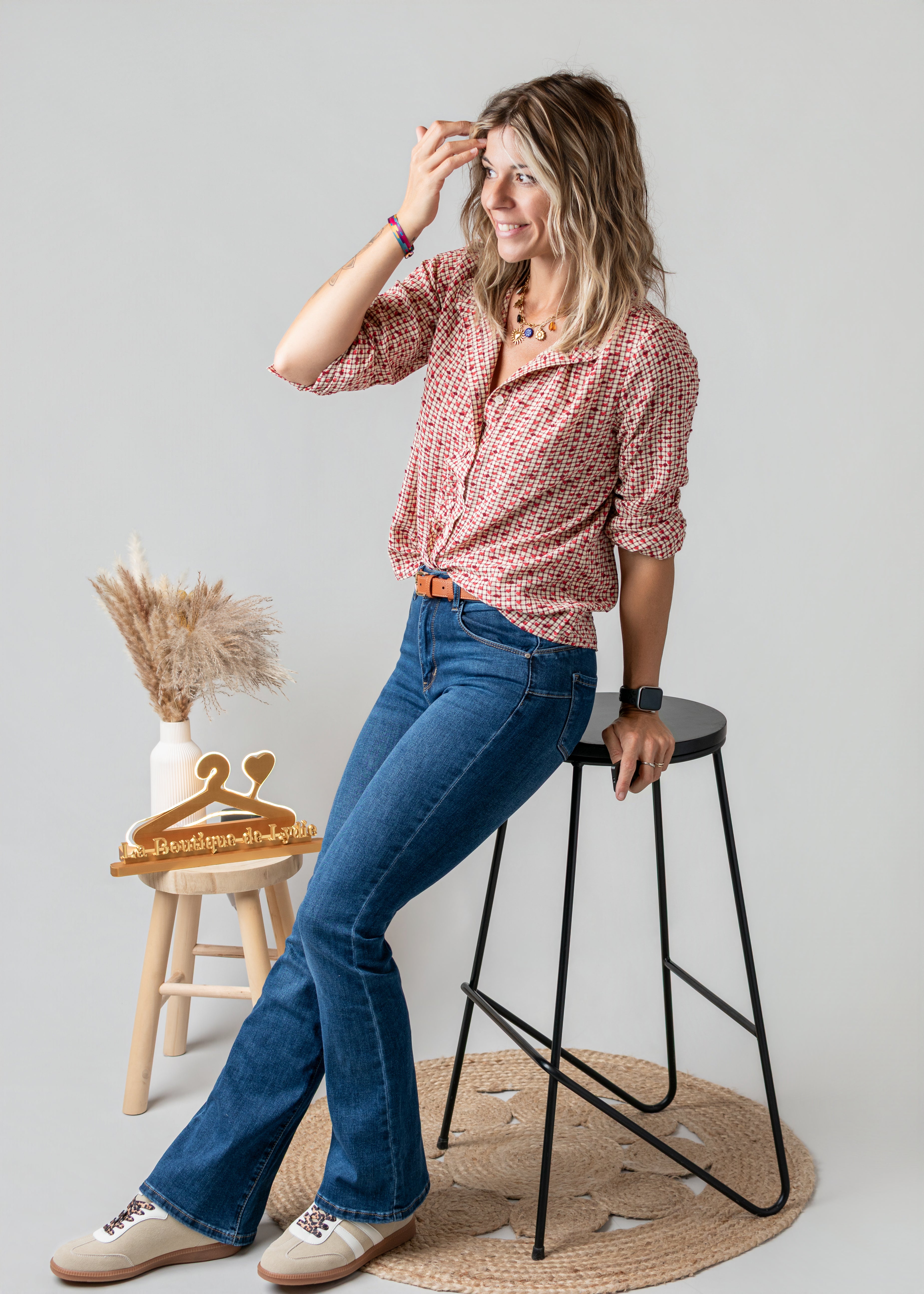 Blouse à carreaux et cœurs rouge