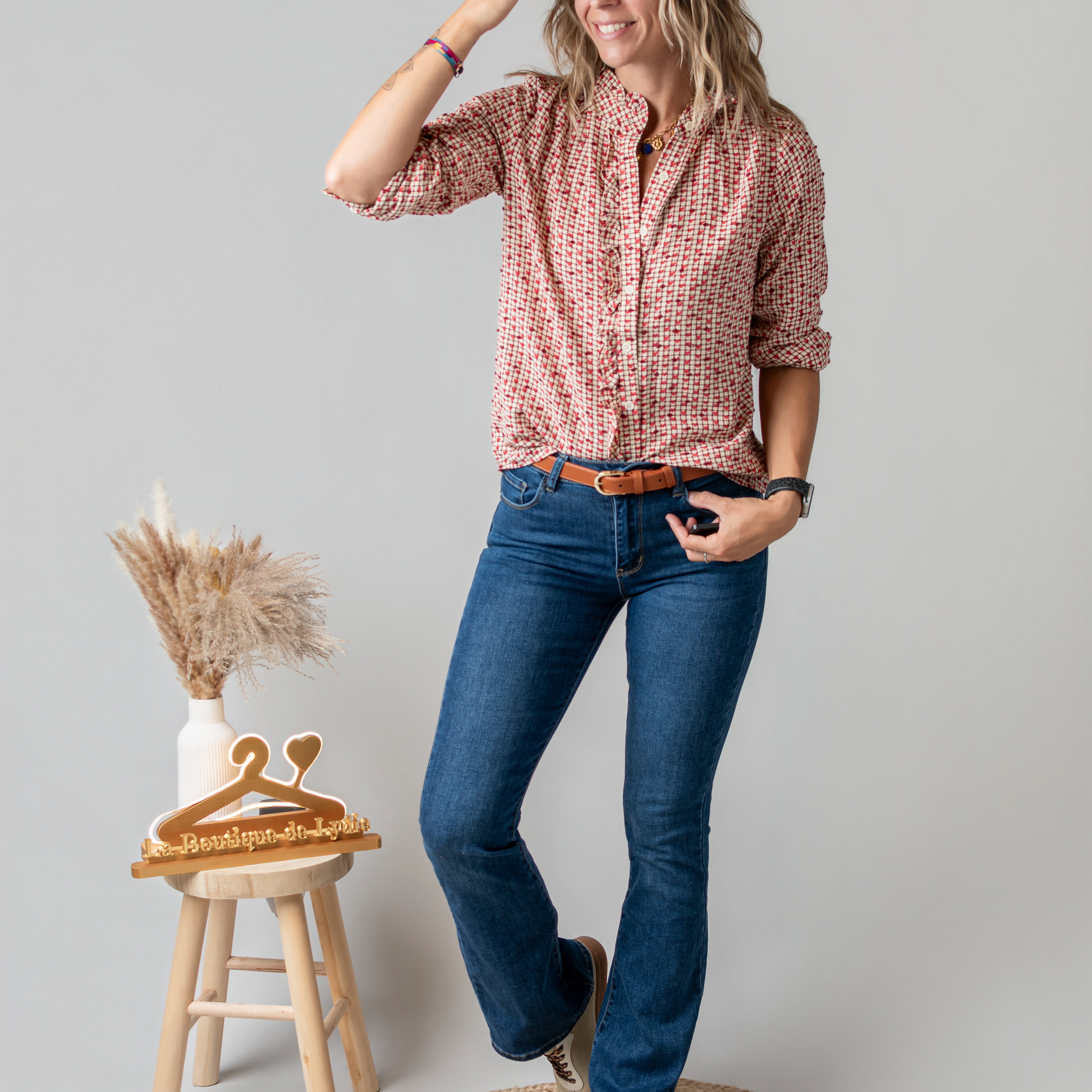 Blouse à carreaux et cœurs rouge
