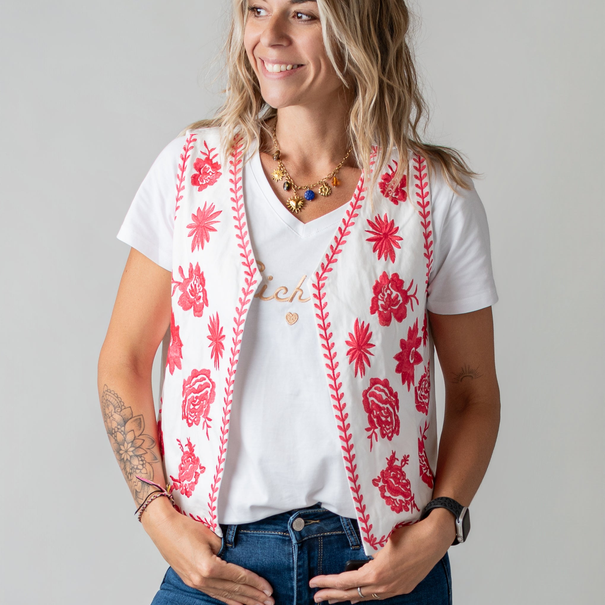 Gilet sans manches brodé fuchsia