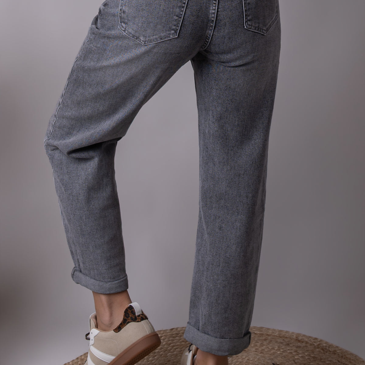 Jean barrel fit gris clair délavé la Boutique de Lydie