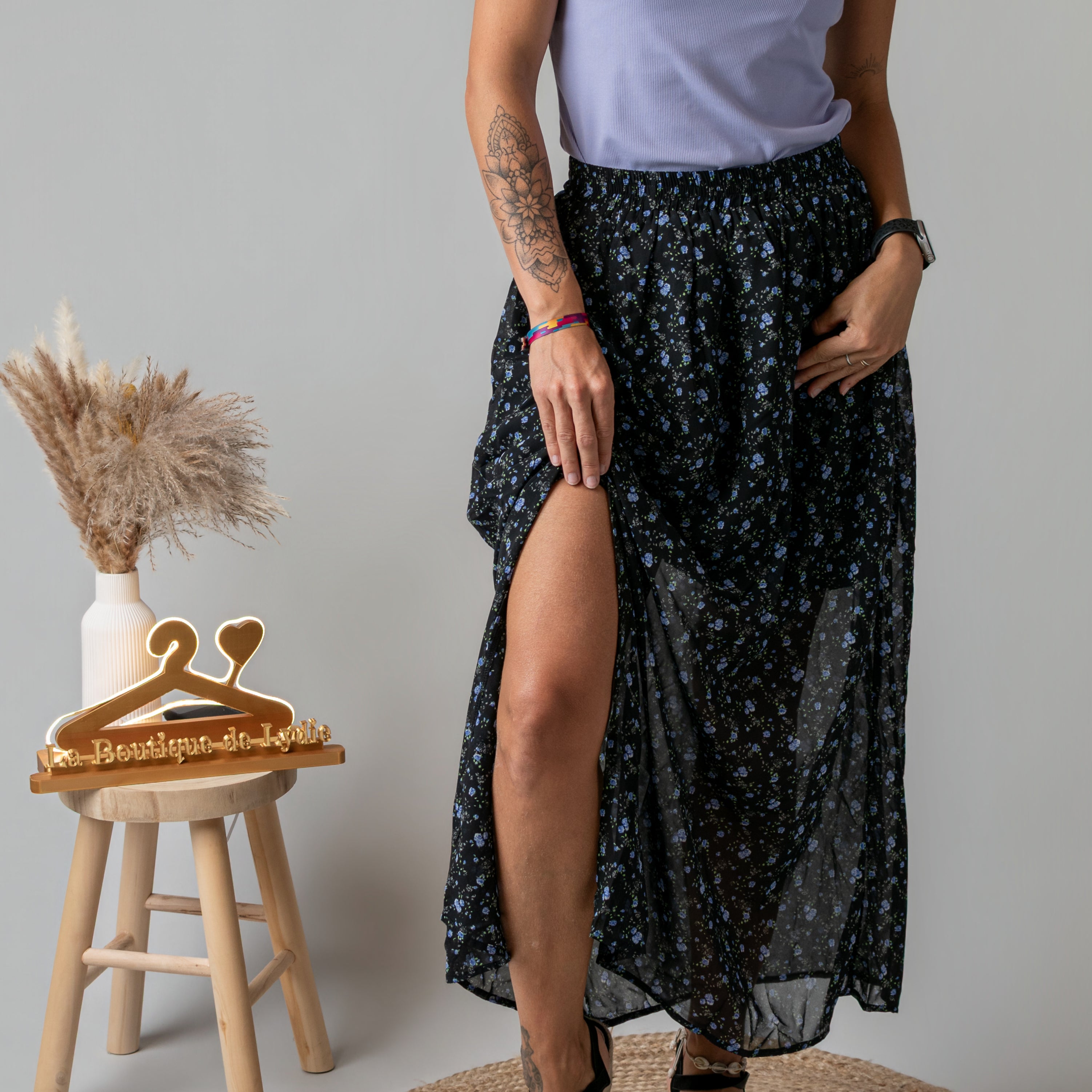 Jupe longue noire fleurie