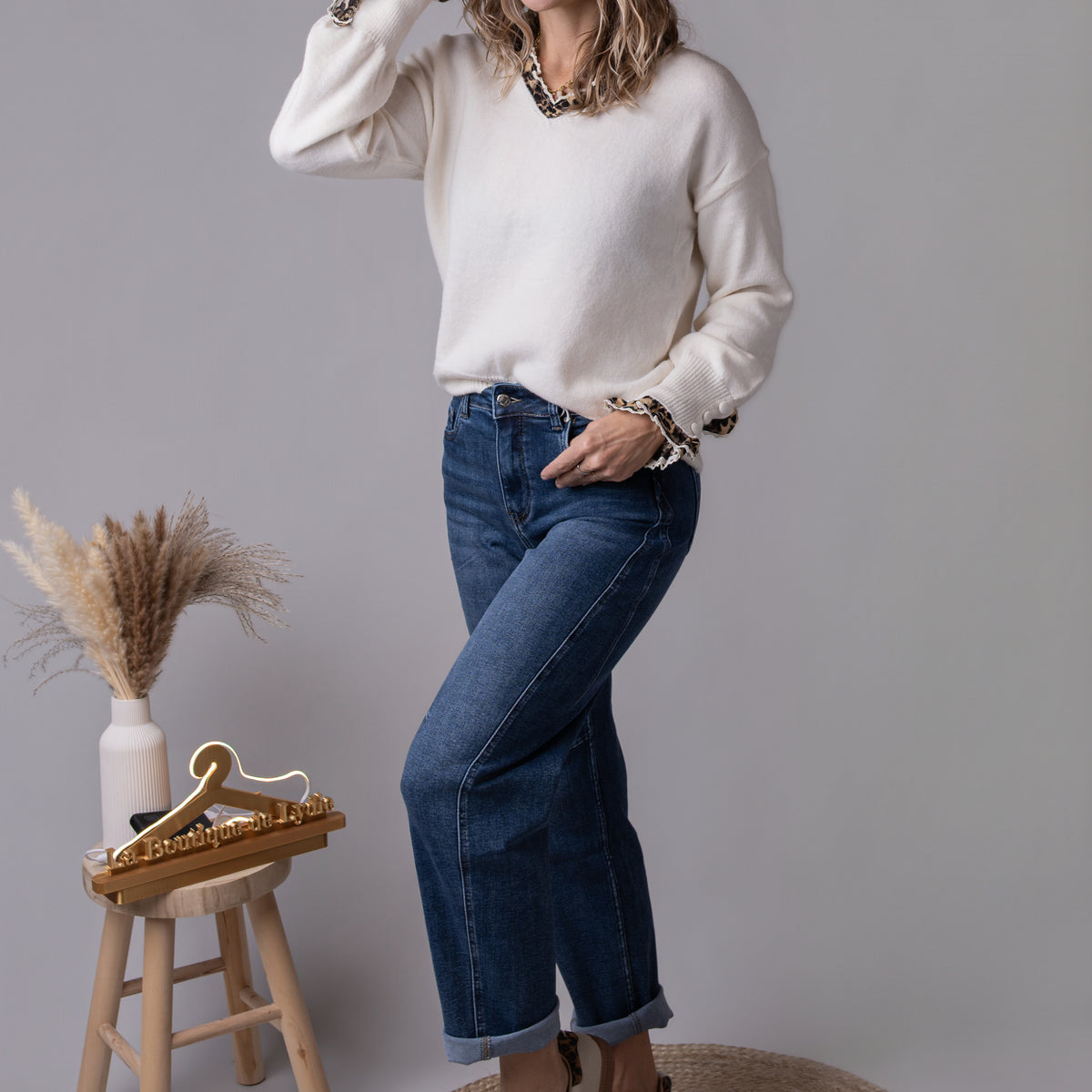 Pull col V beige détails léopard