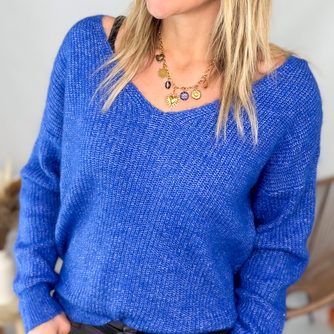 Détail maille pull bleu femme taille unique 36-42