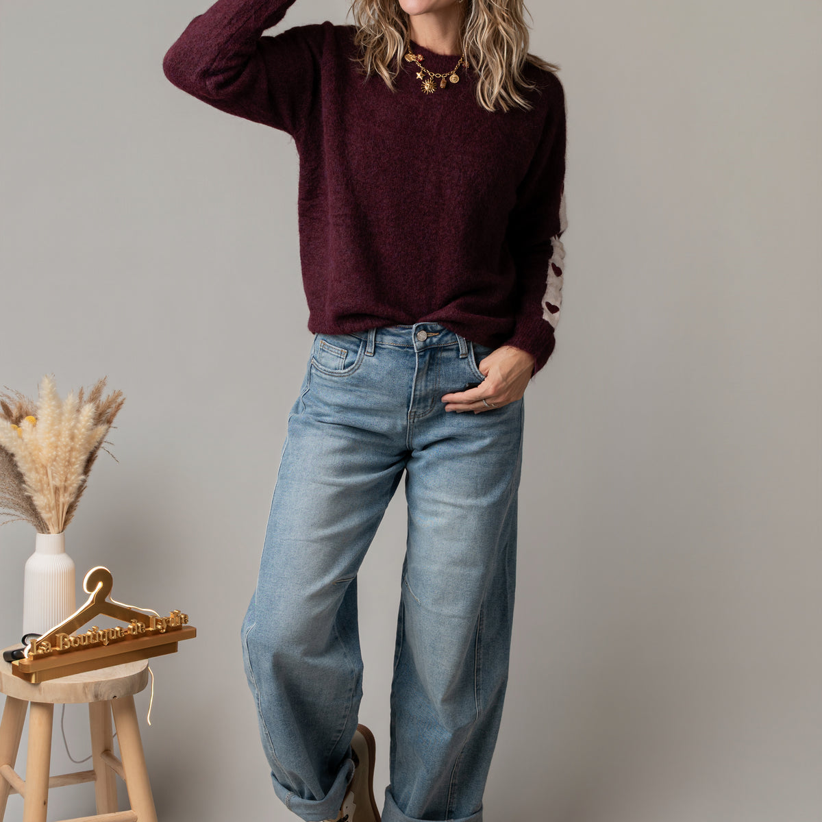 Pull bordeaux cœurs brodés