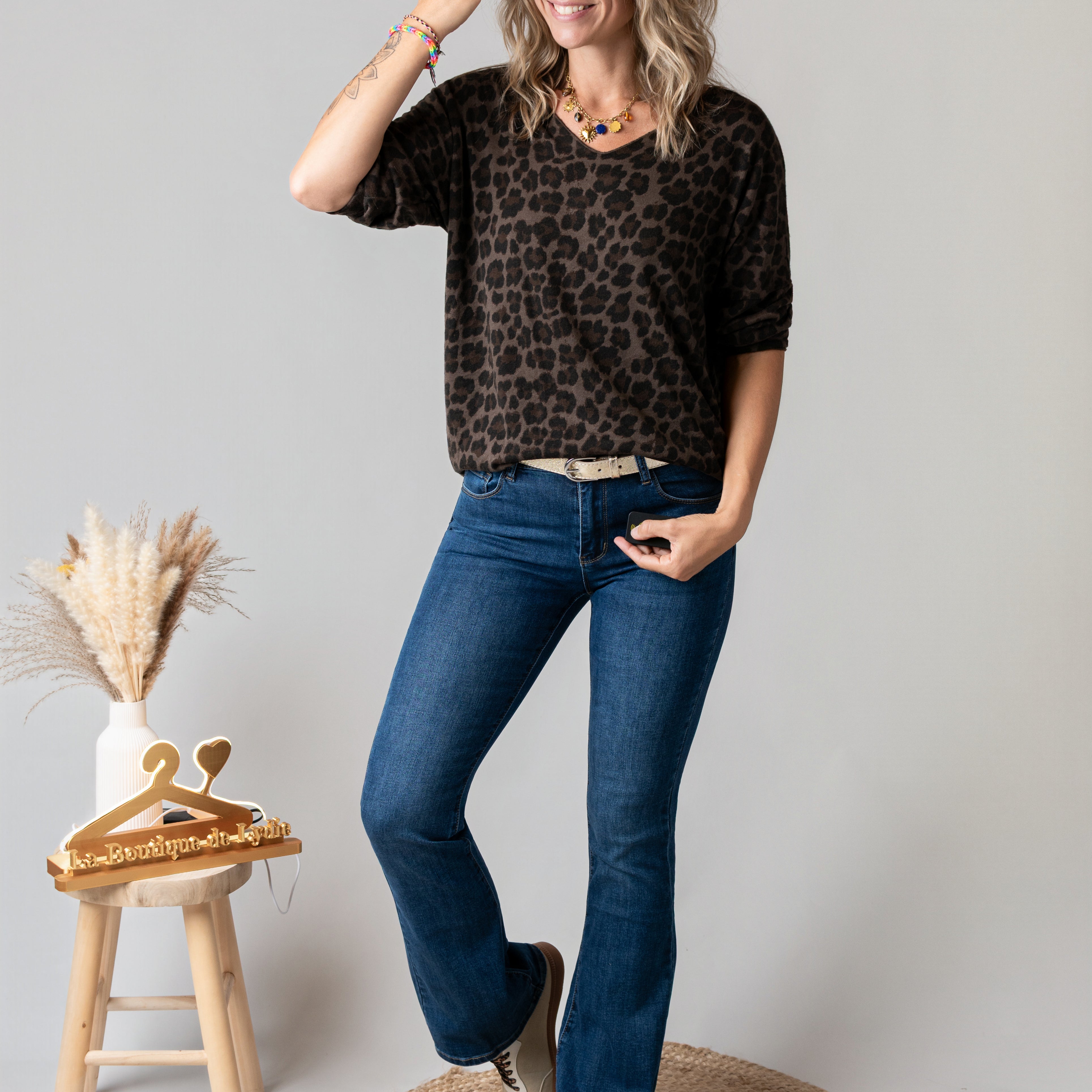 Pull fin col V léopard chocolat la boutique de lydie