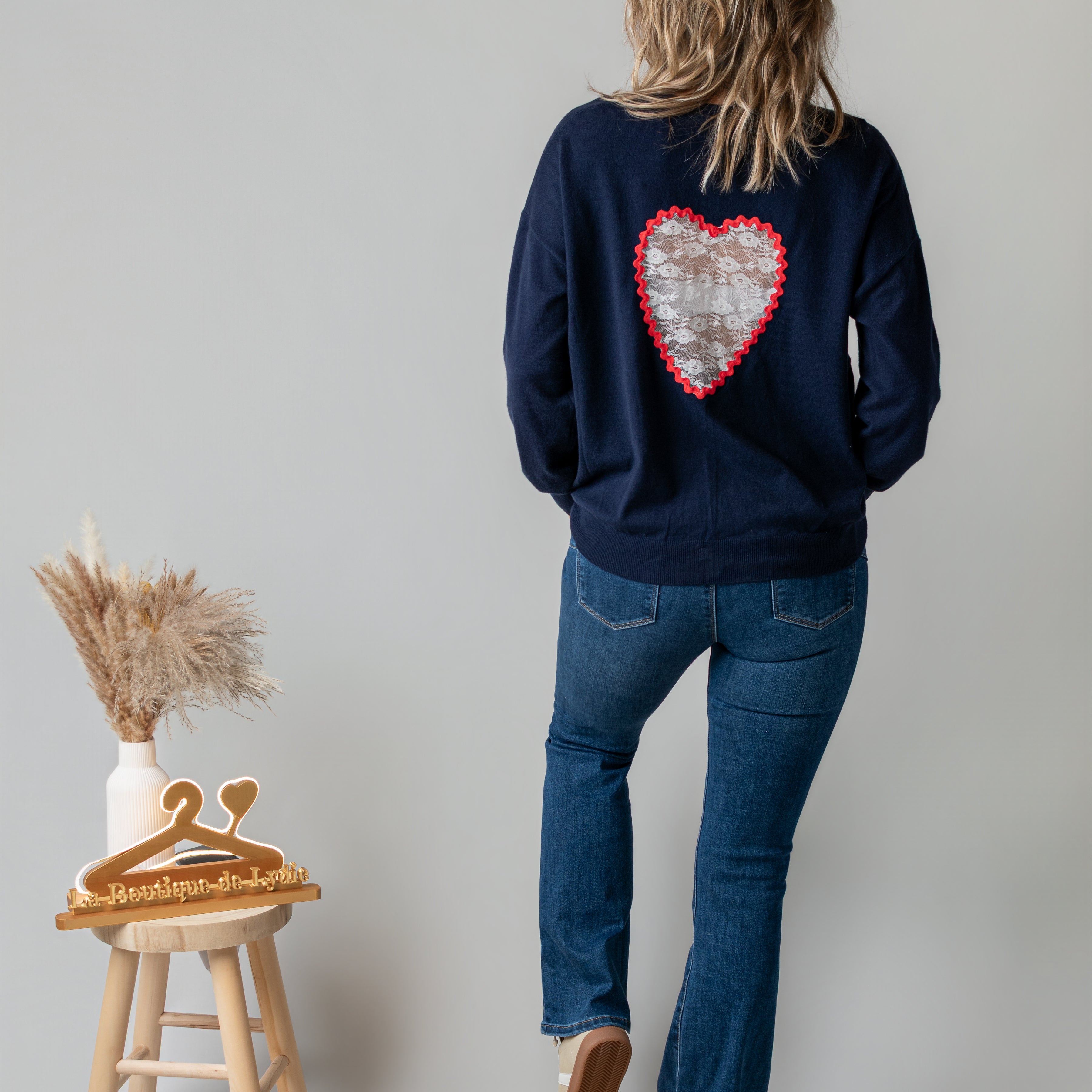 Pull fin marine cœur dentelle