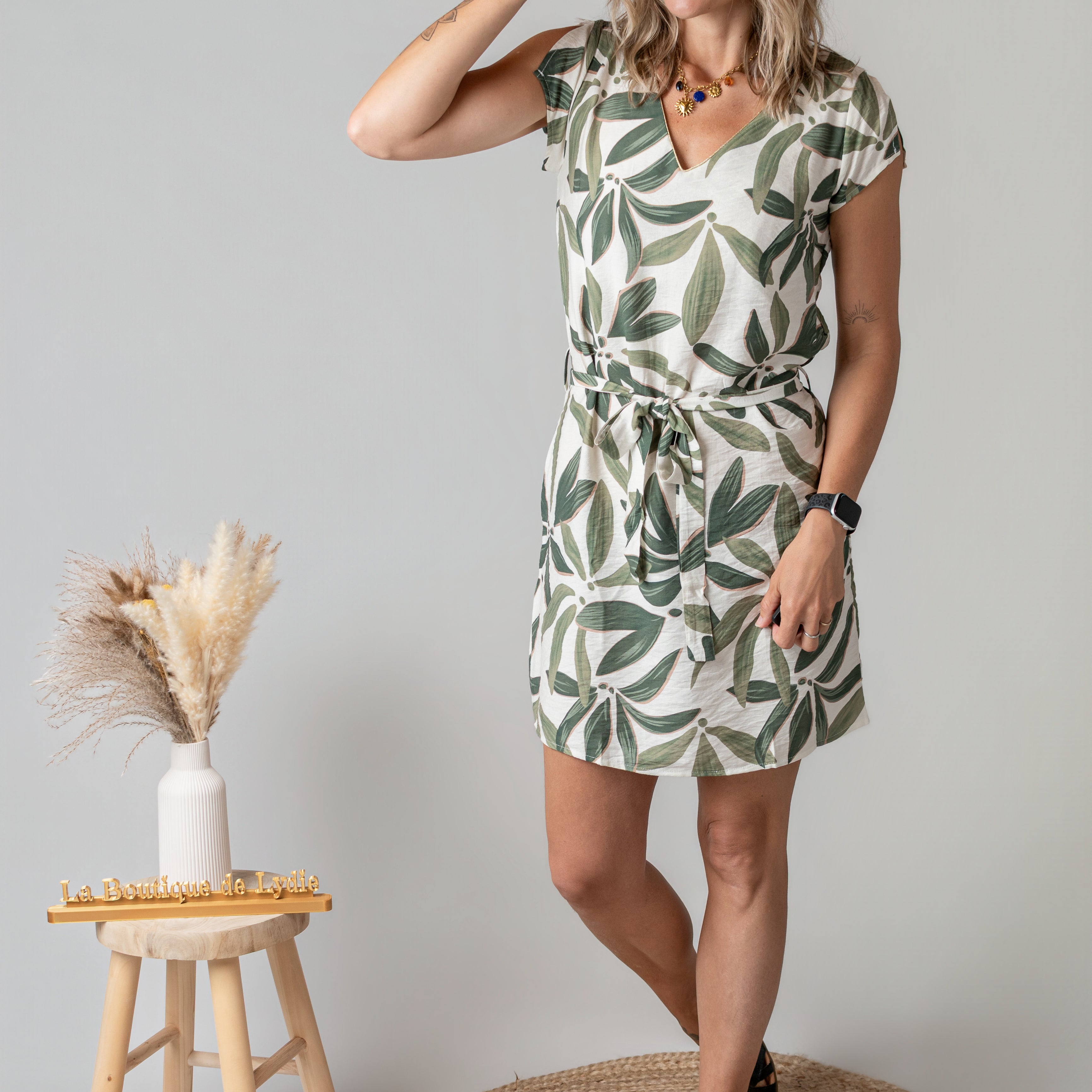 Robe Courte Tropicale Verte & Écrue