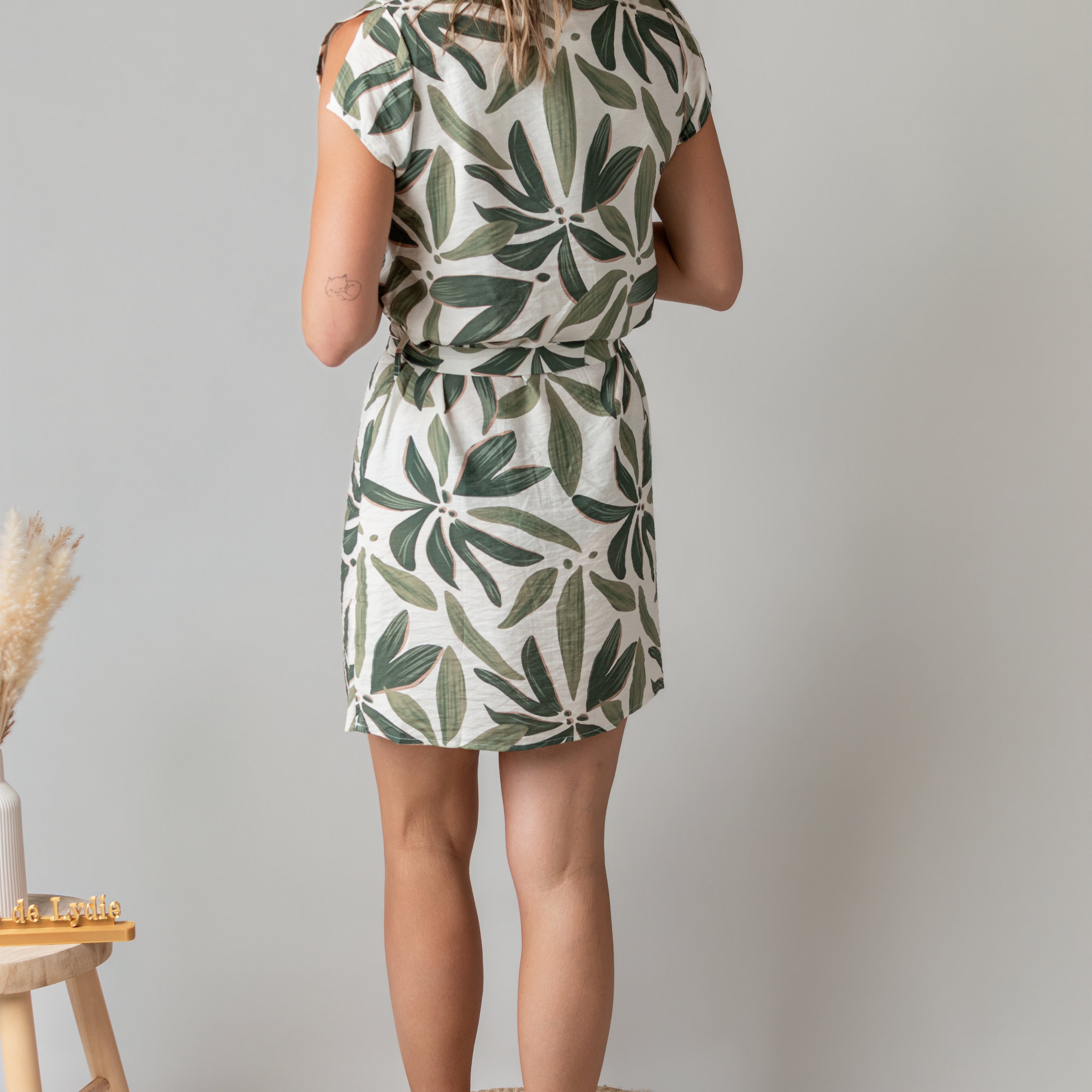Robe Courte Tropicale Verte & Écrue
