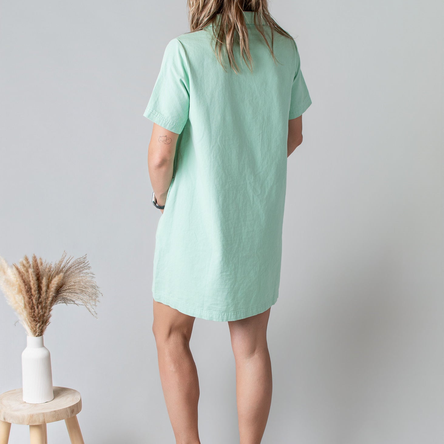 Robe Droite Coton Vert d'Eau Col V Style Denim