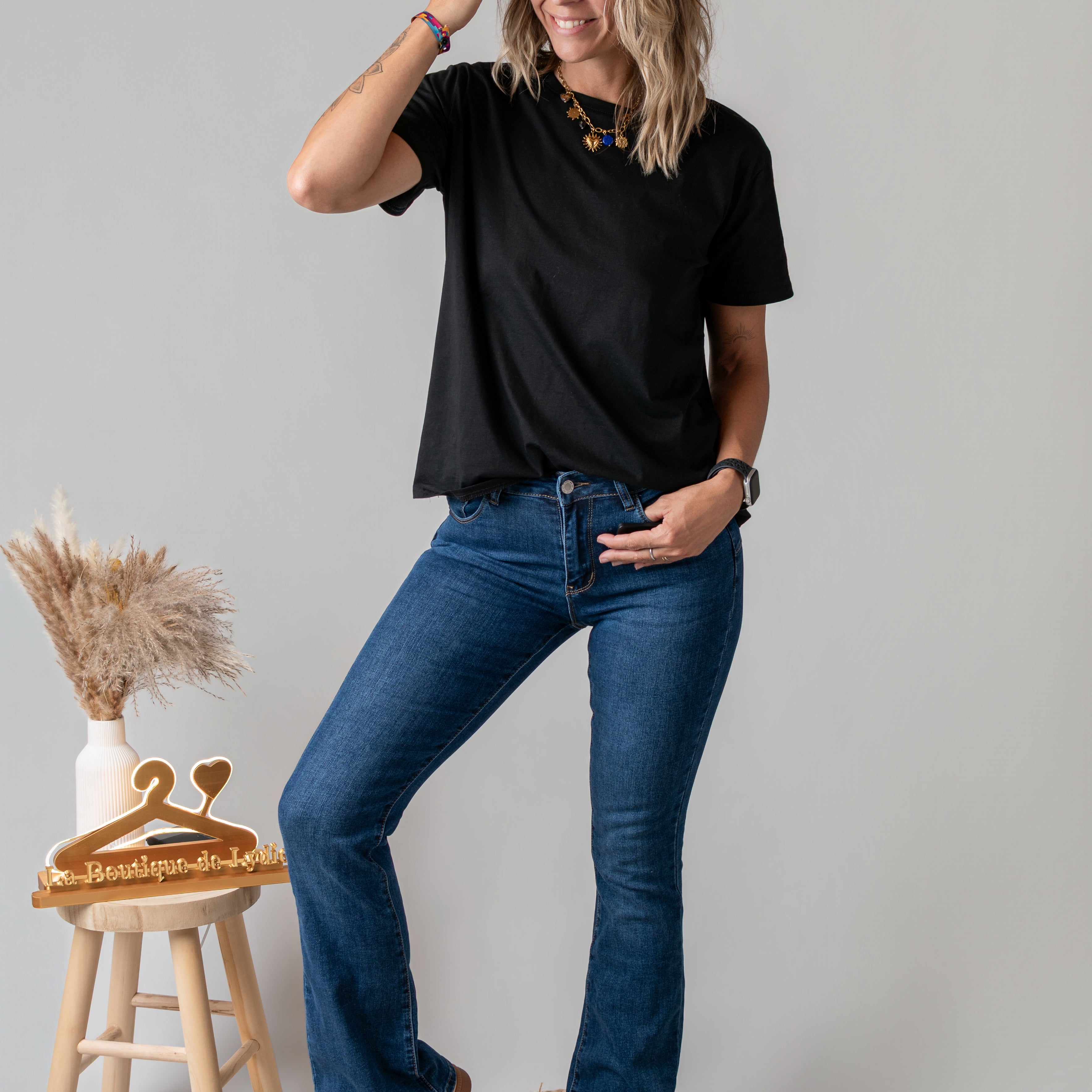 T-shirt noir cœur dentelle
