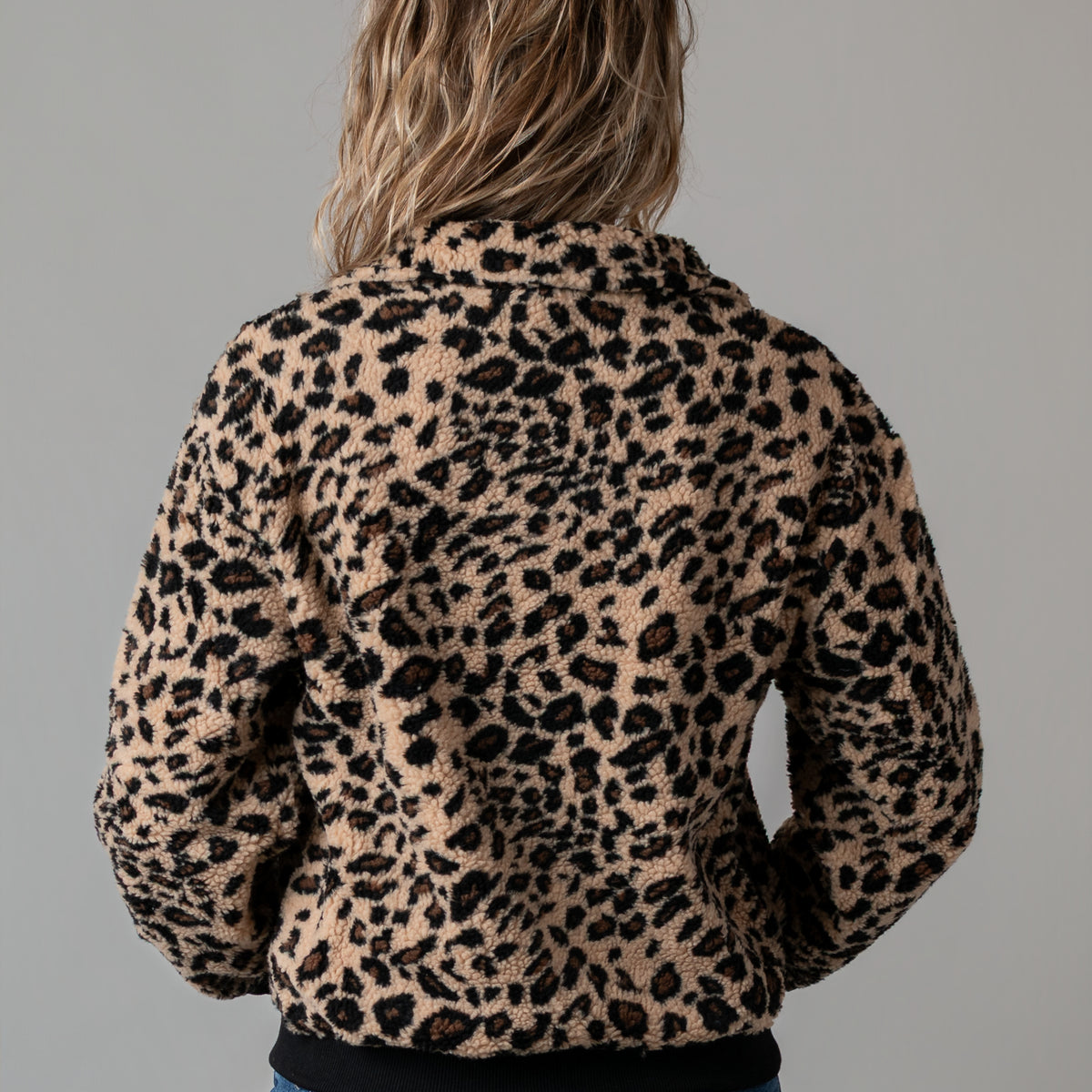 Veste zippée bouclée léopard