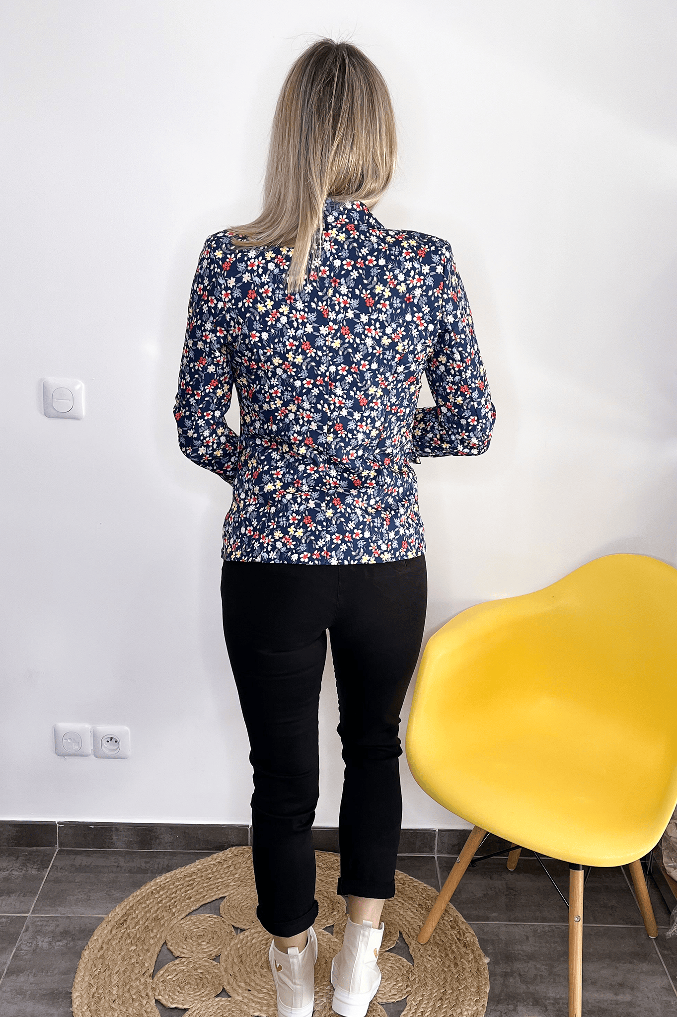 Blazer bleu motif fleuri la boutique de lydie