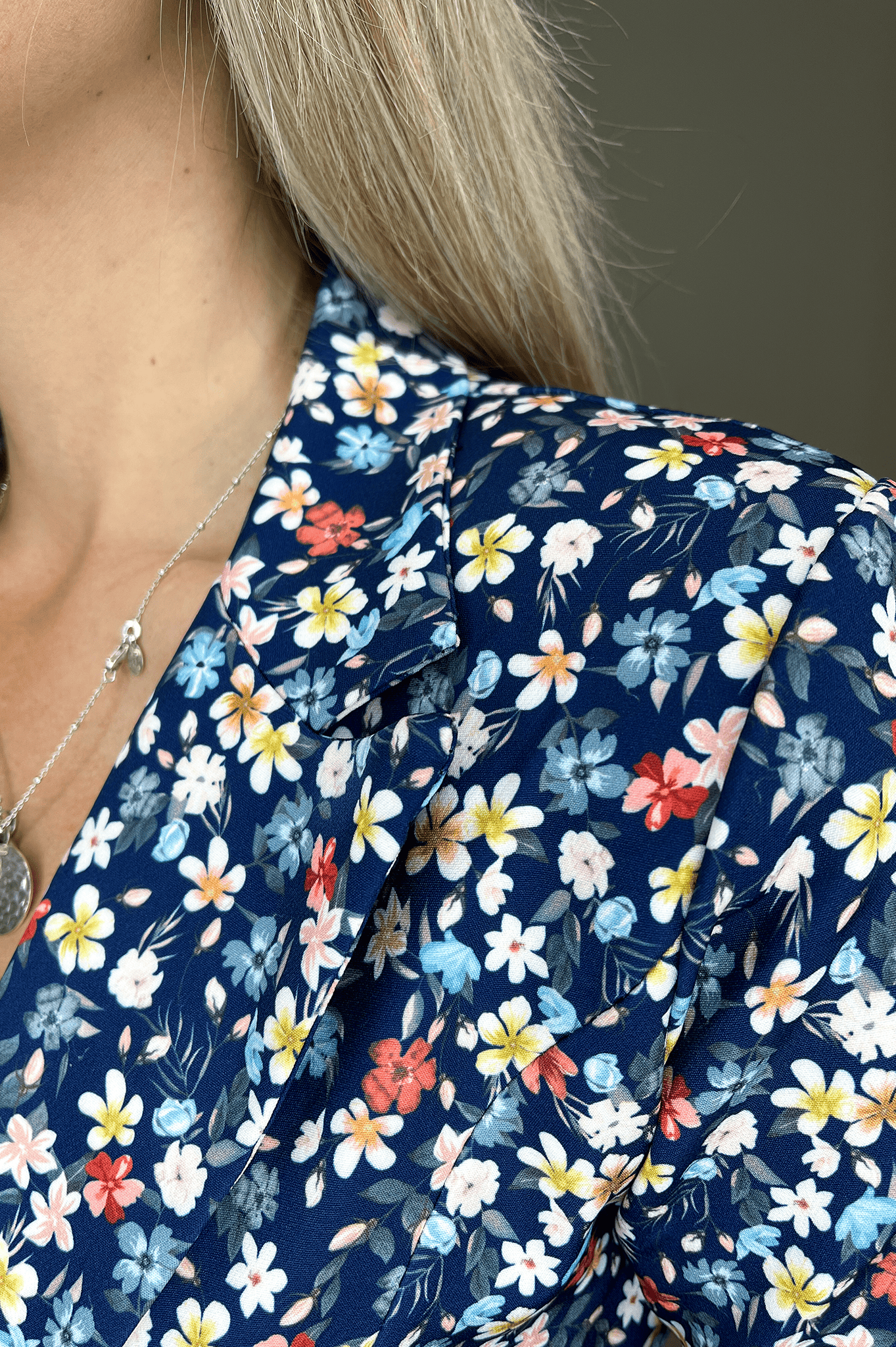 Blazer bleu motif fleuri